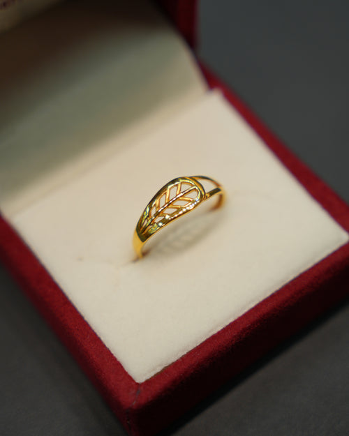 22K Gold Ladies Ring
