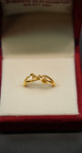 Side profile of elegant yellow gold ring