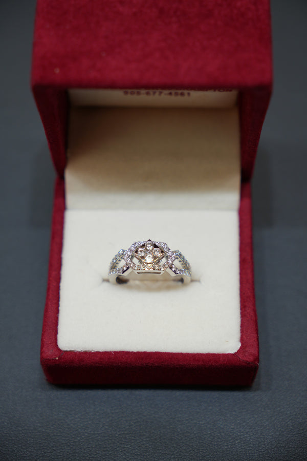 18K Gold Natural Diamond Ring