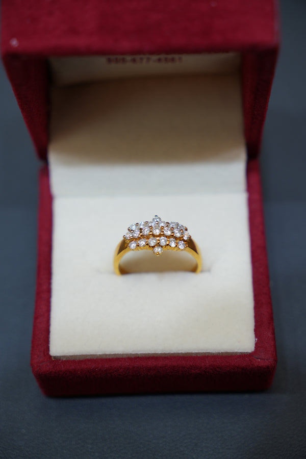 18K Natural Diamond Elegant Ring