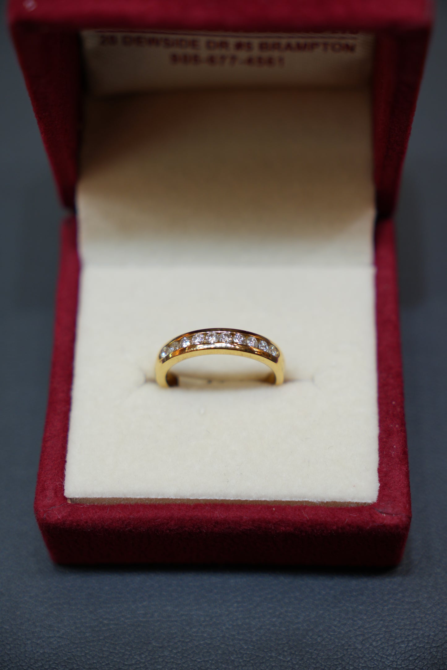 18K Natural Diamond Band