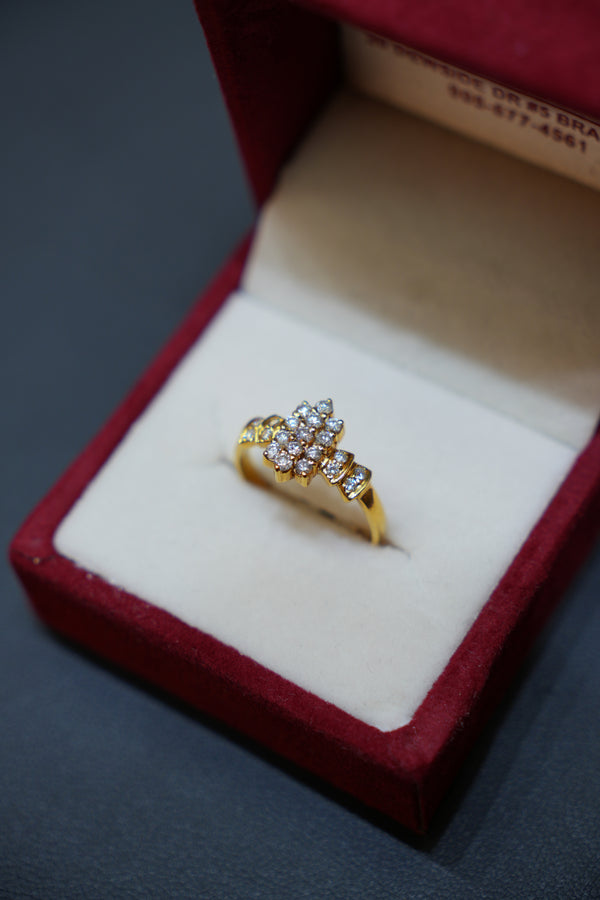 18K Natural Diamond Band