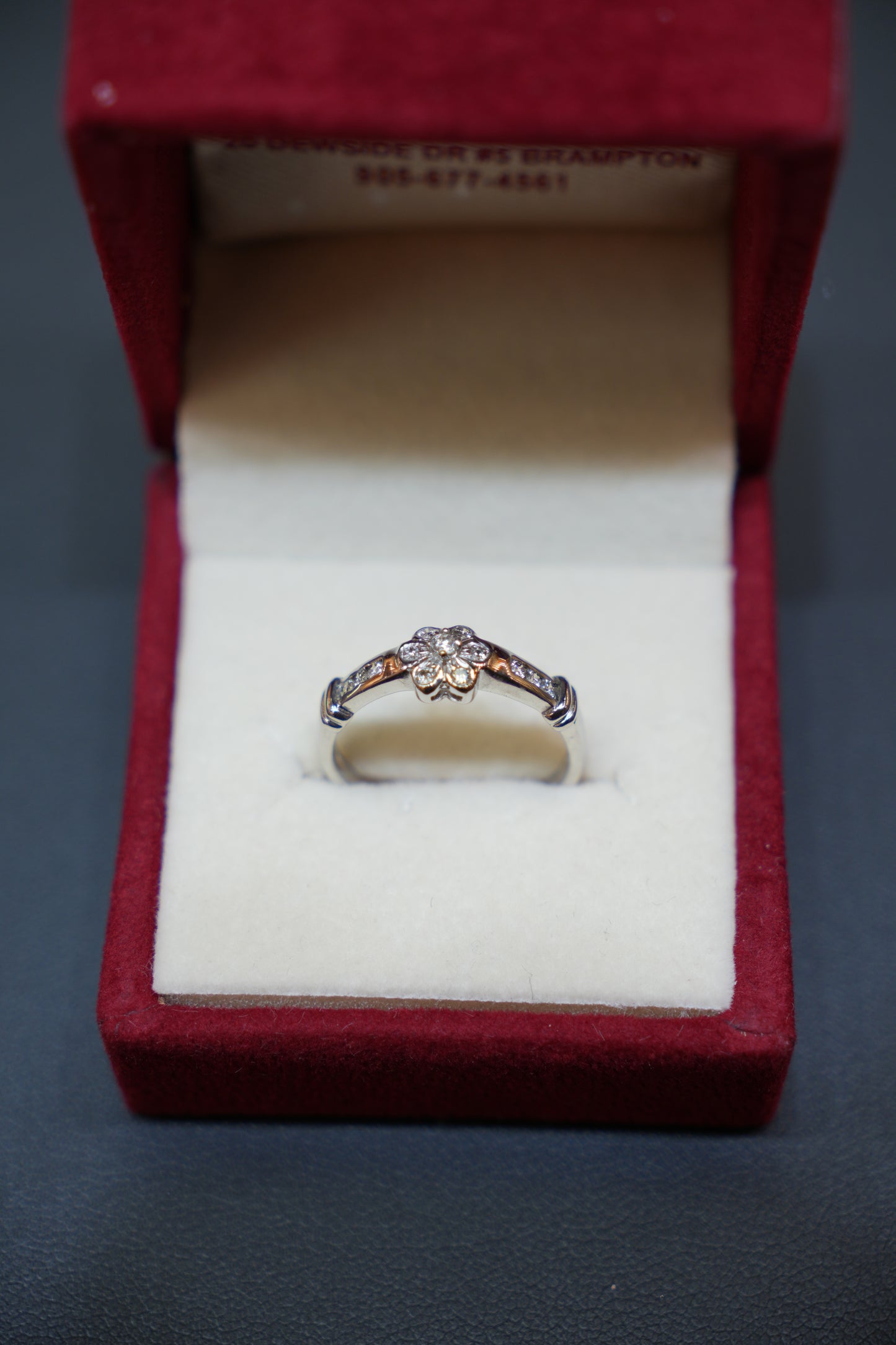 18K Natural Diamond Ring