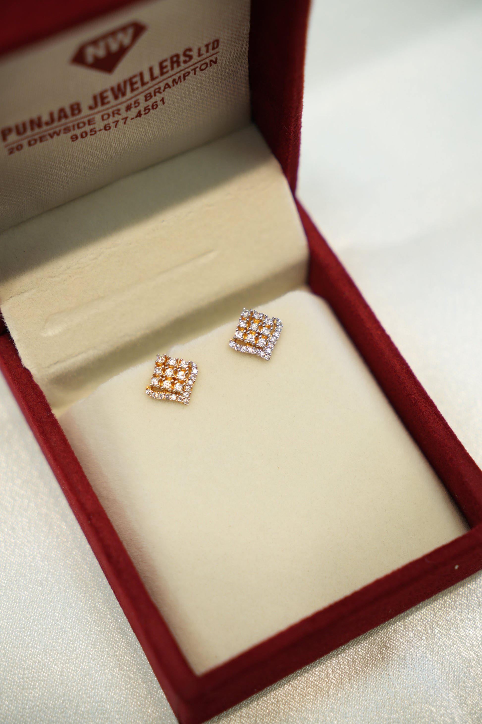 gold earrings for women