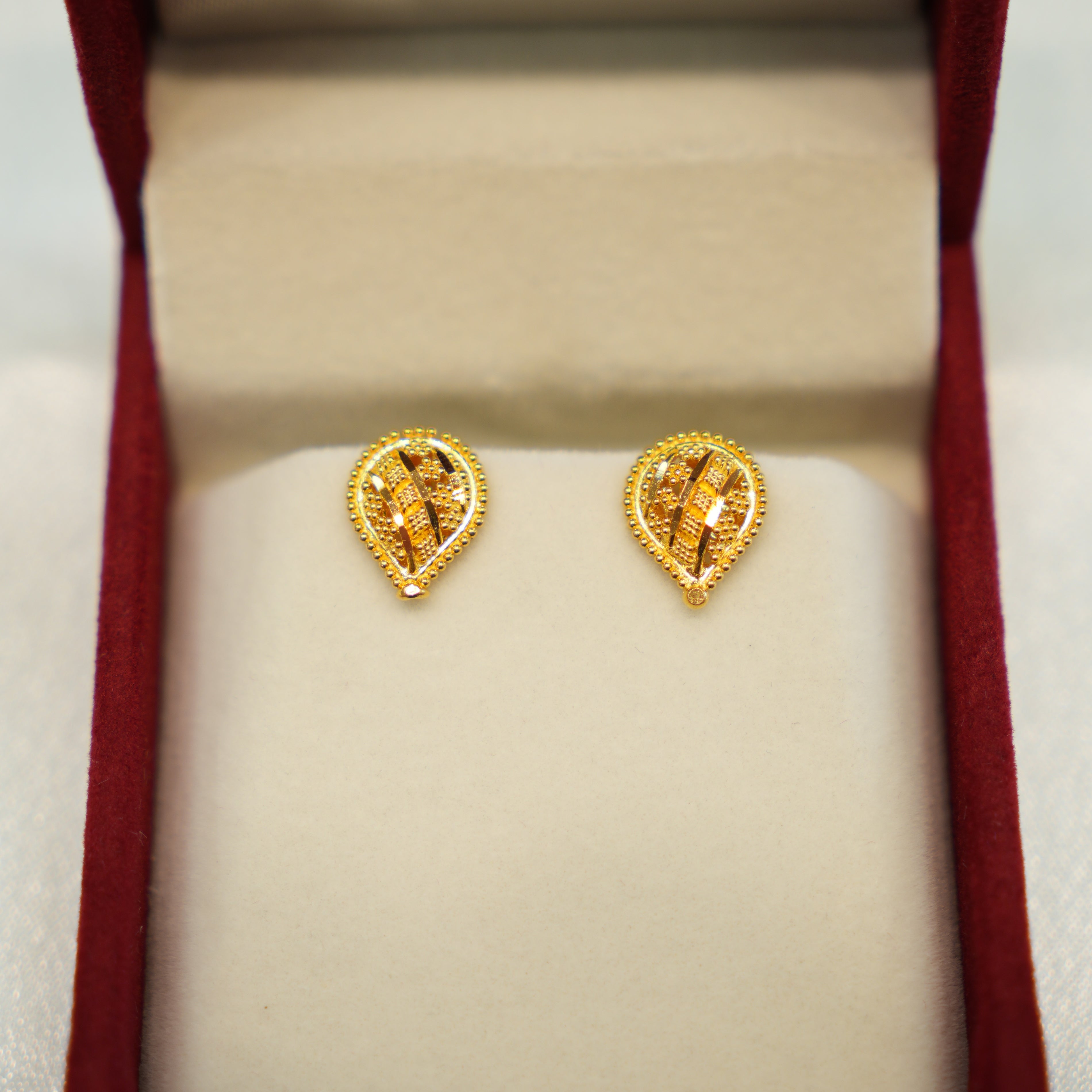 22K Gold Royal Ladies Earrings