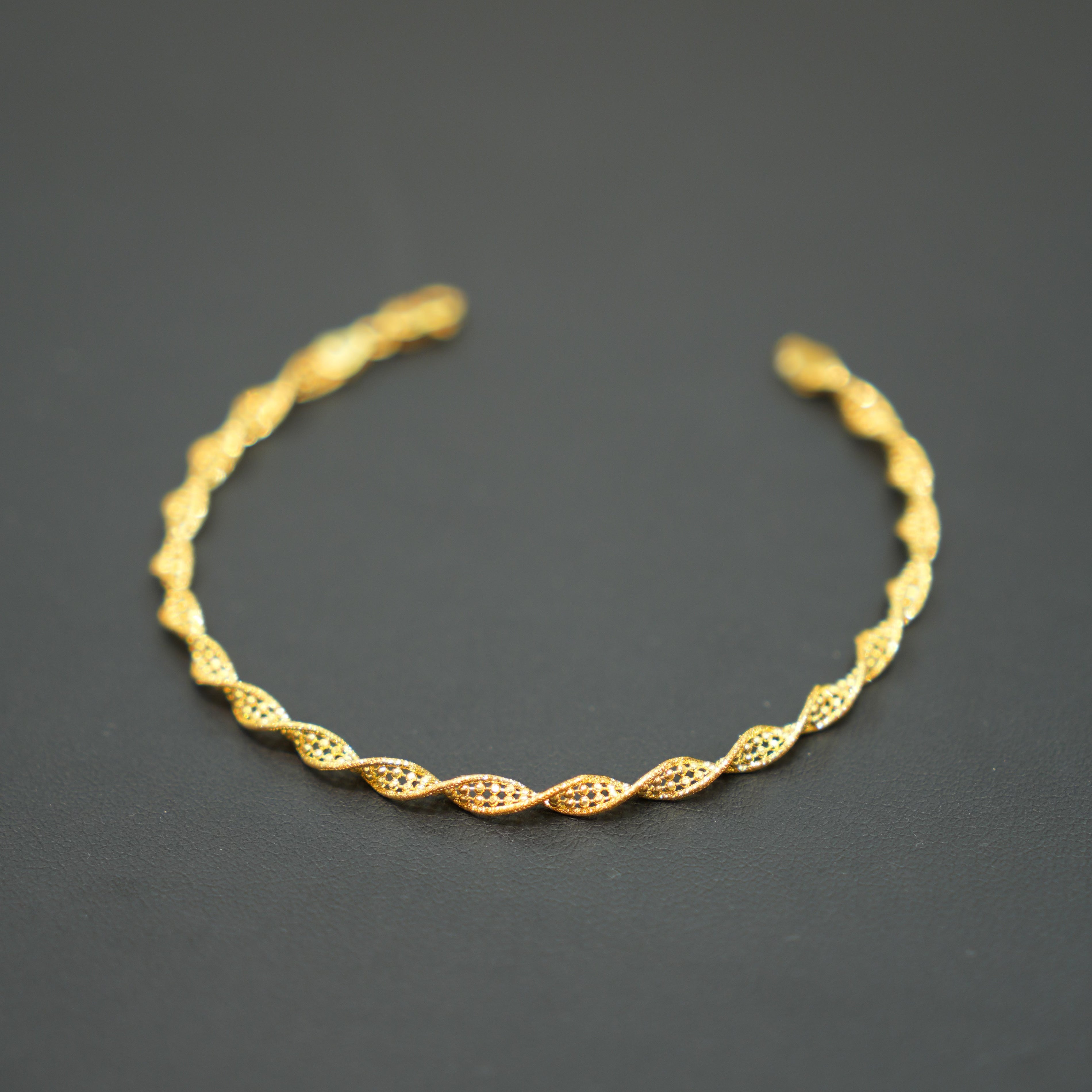 22K Gold Stylish Ladies Bracelet