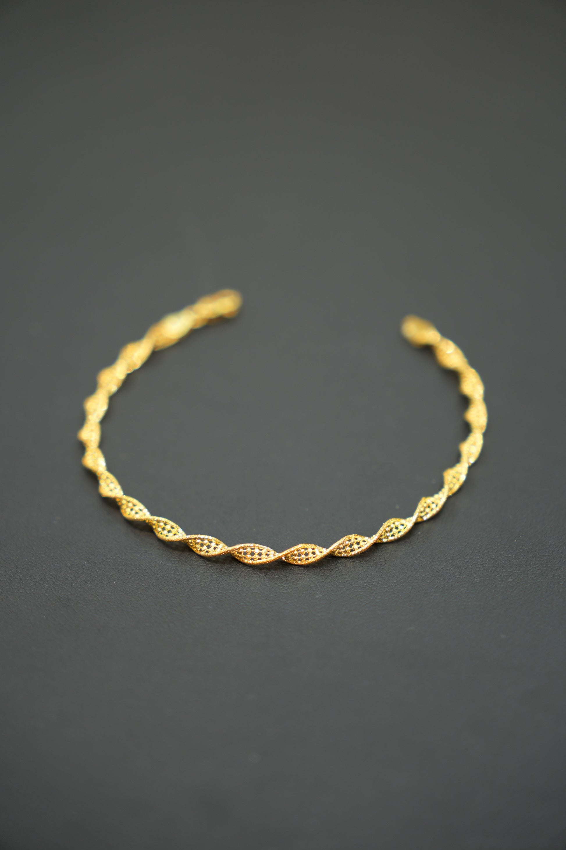 22K Gold Stylish Ladies Bracelet