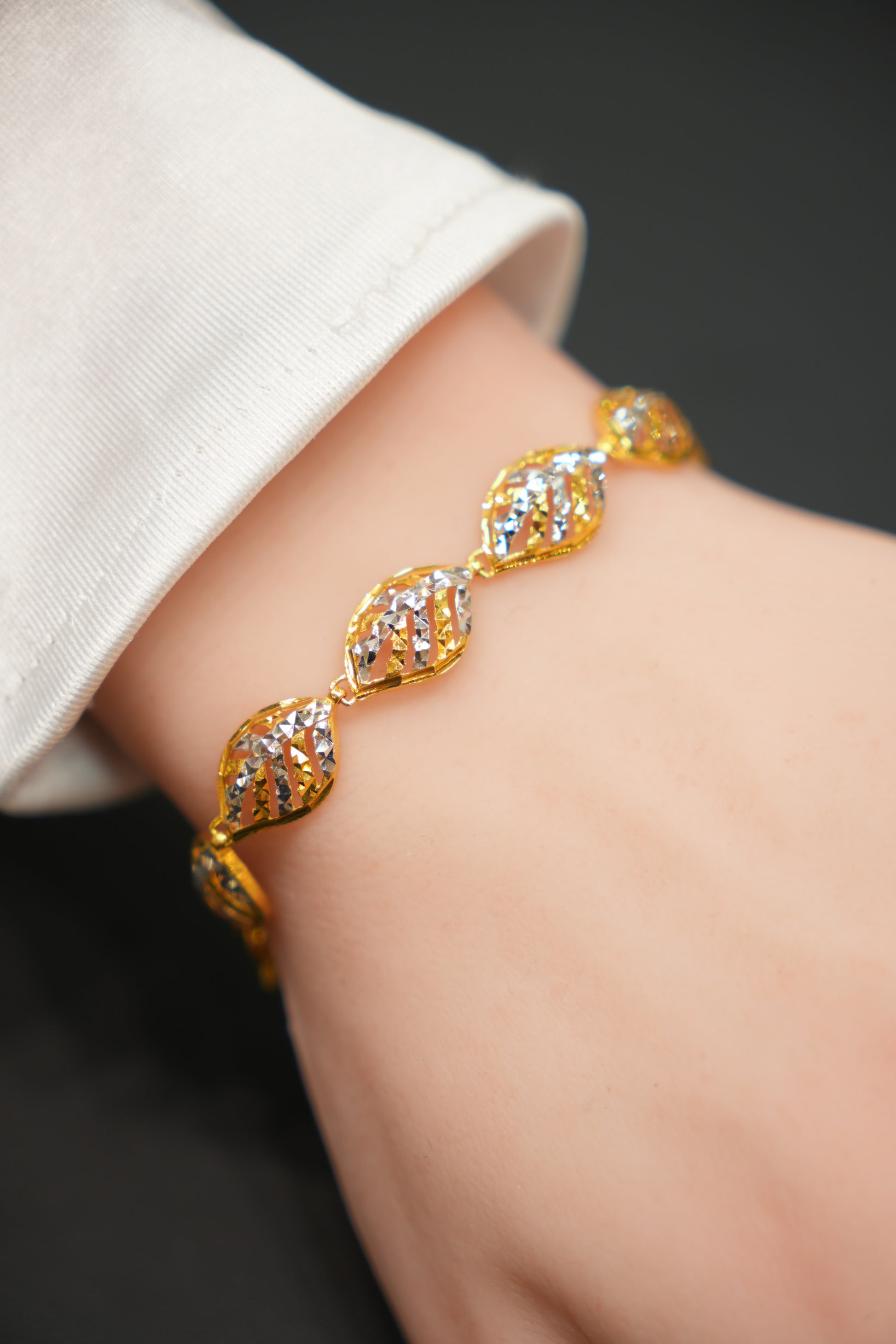22k Gold Ladies Bracelet