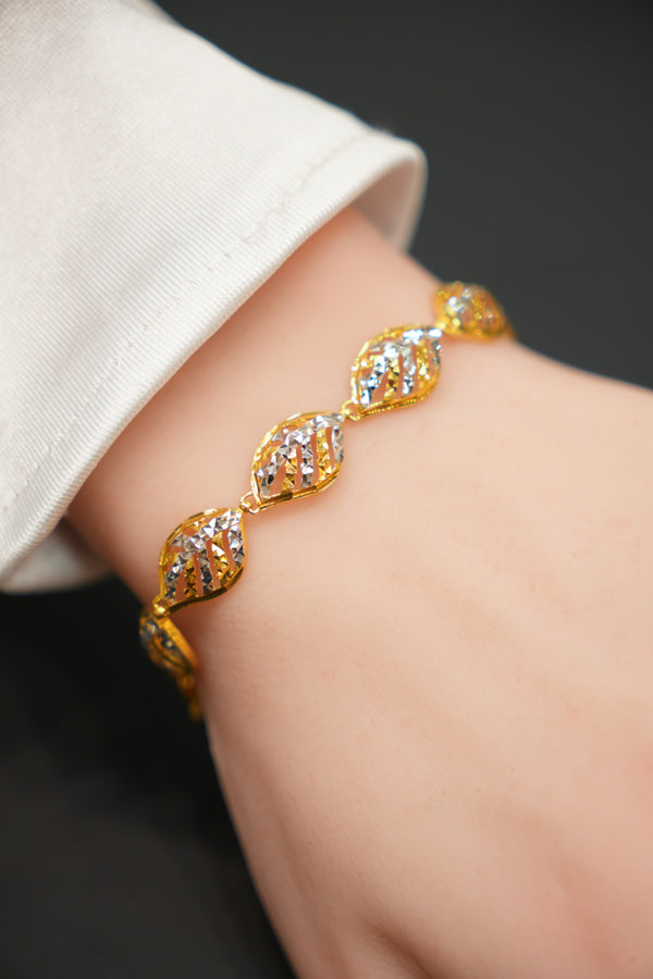 22k Gold Ladies Bracelet