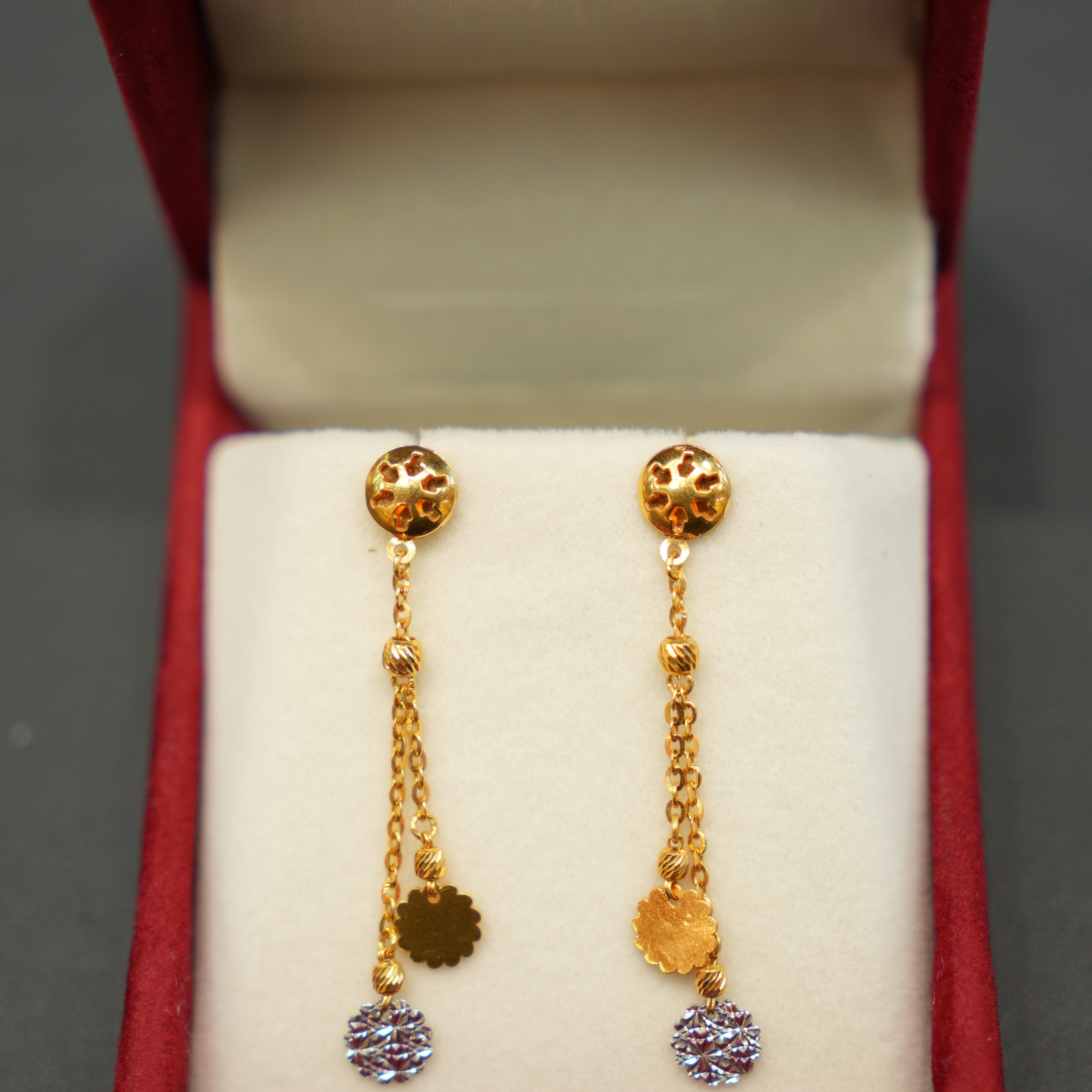 22K gold ladies earrings with elegant traditional design