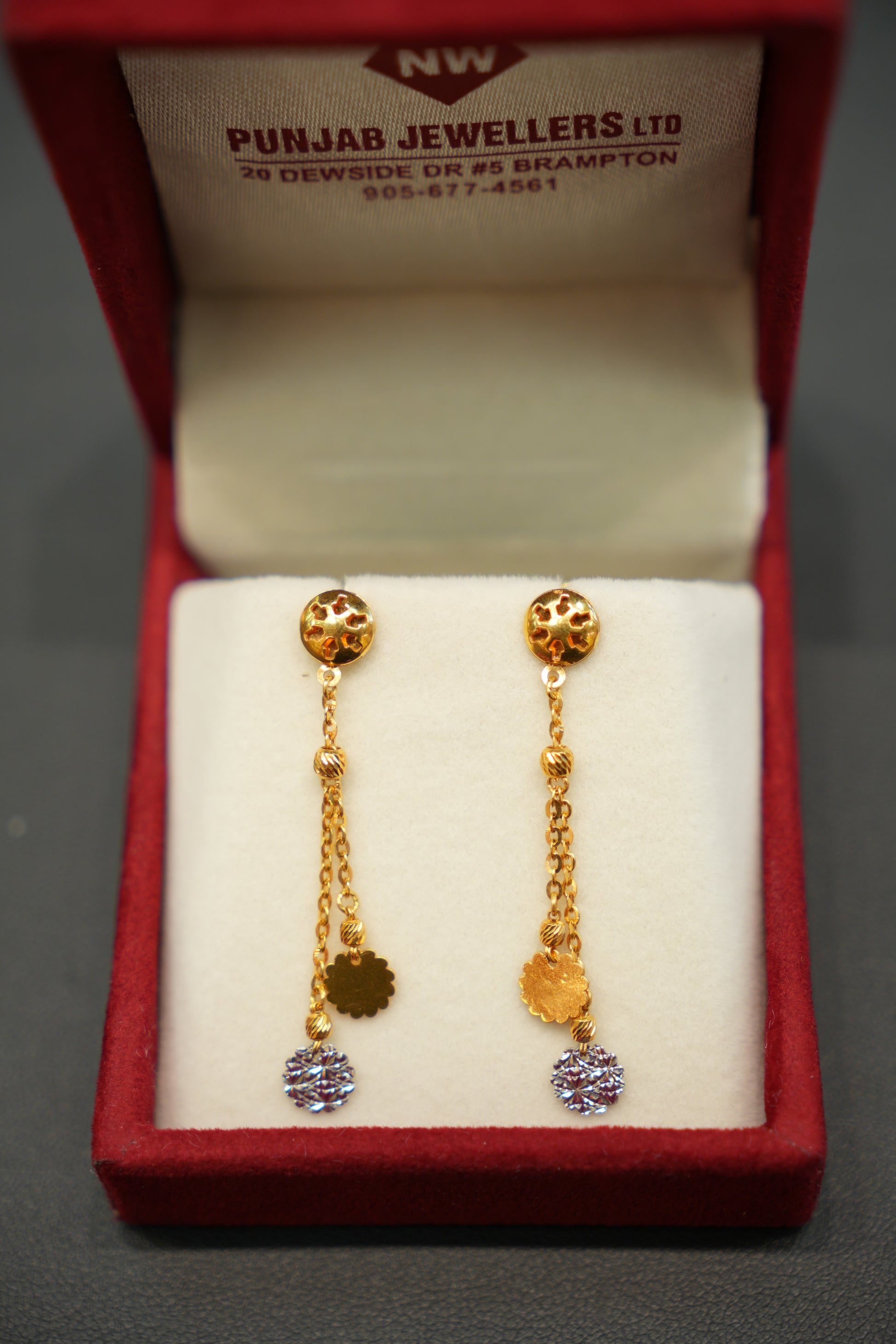 22K gold ladies earrings with elegant traditional design