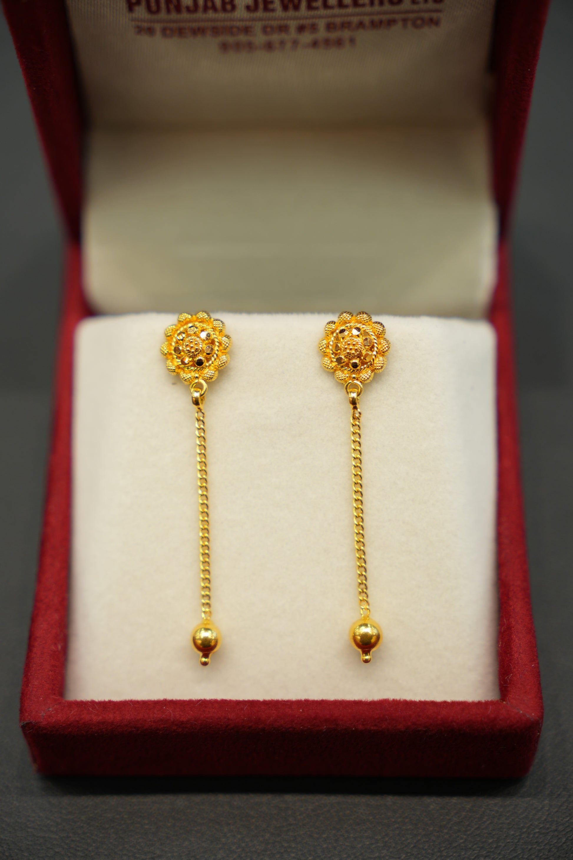 Beautiful 22 karat gold earrings for daily wear