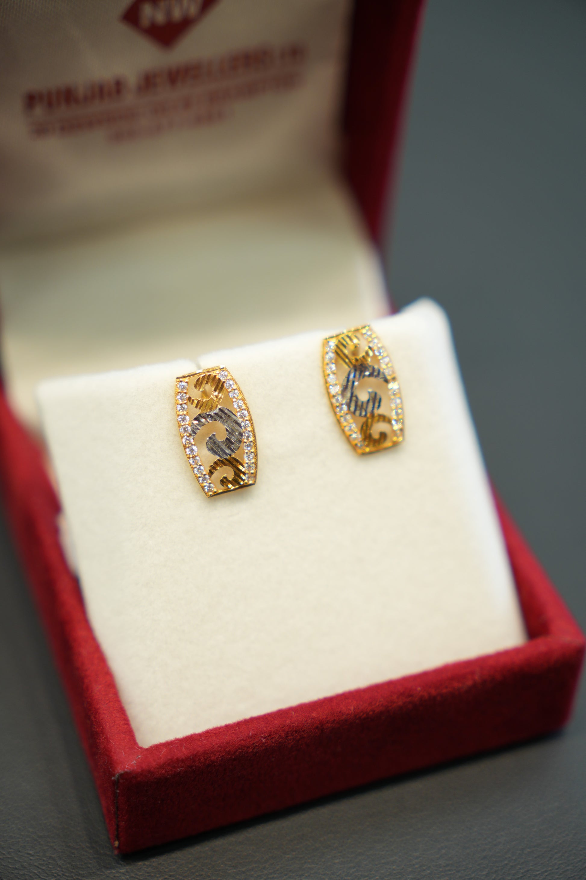 22K Gold Designer Ladies Earrings