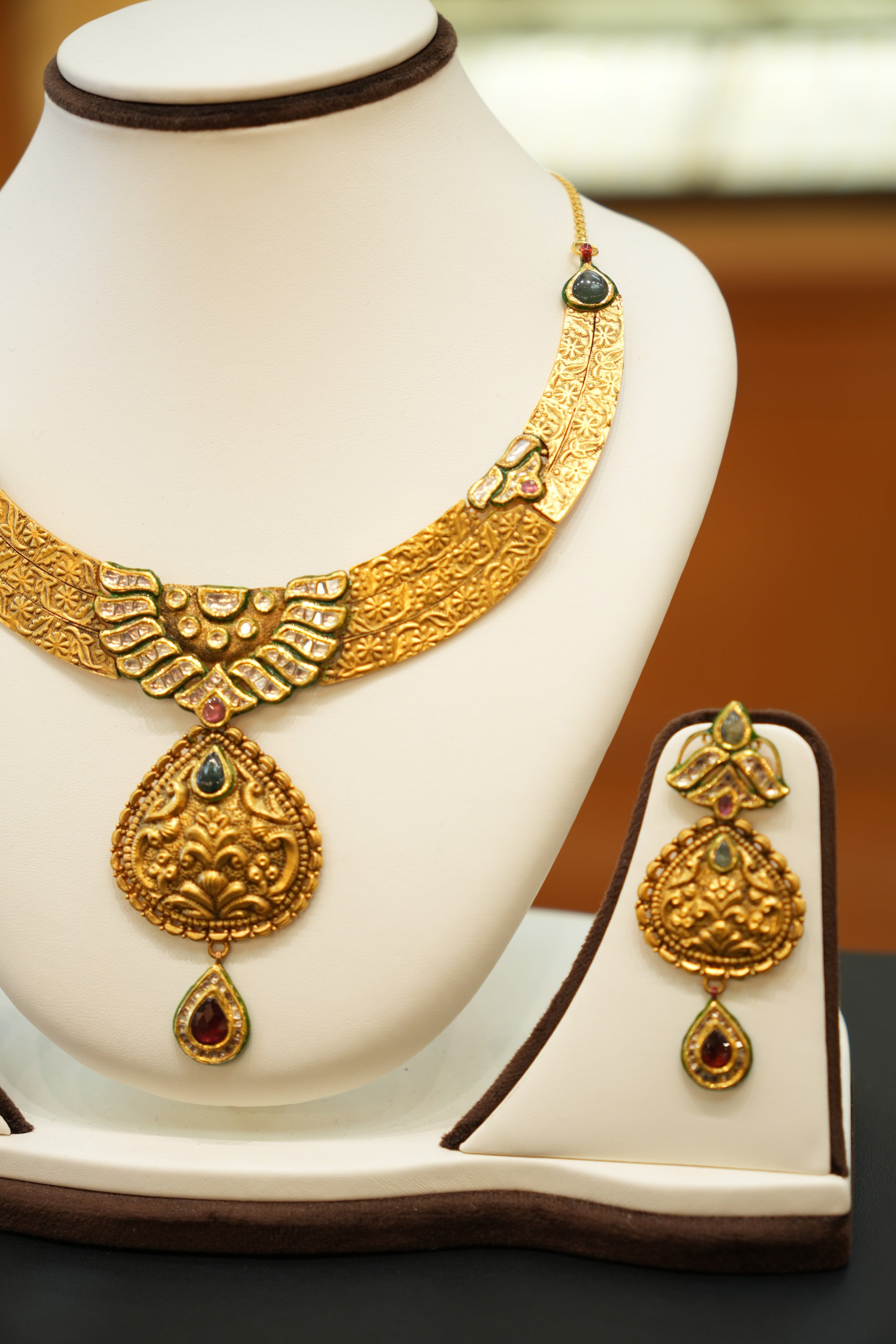 22K Gold Designer Antique Necklace Set