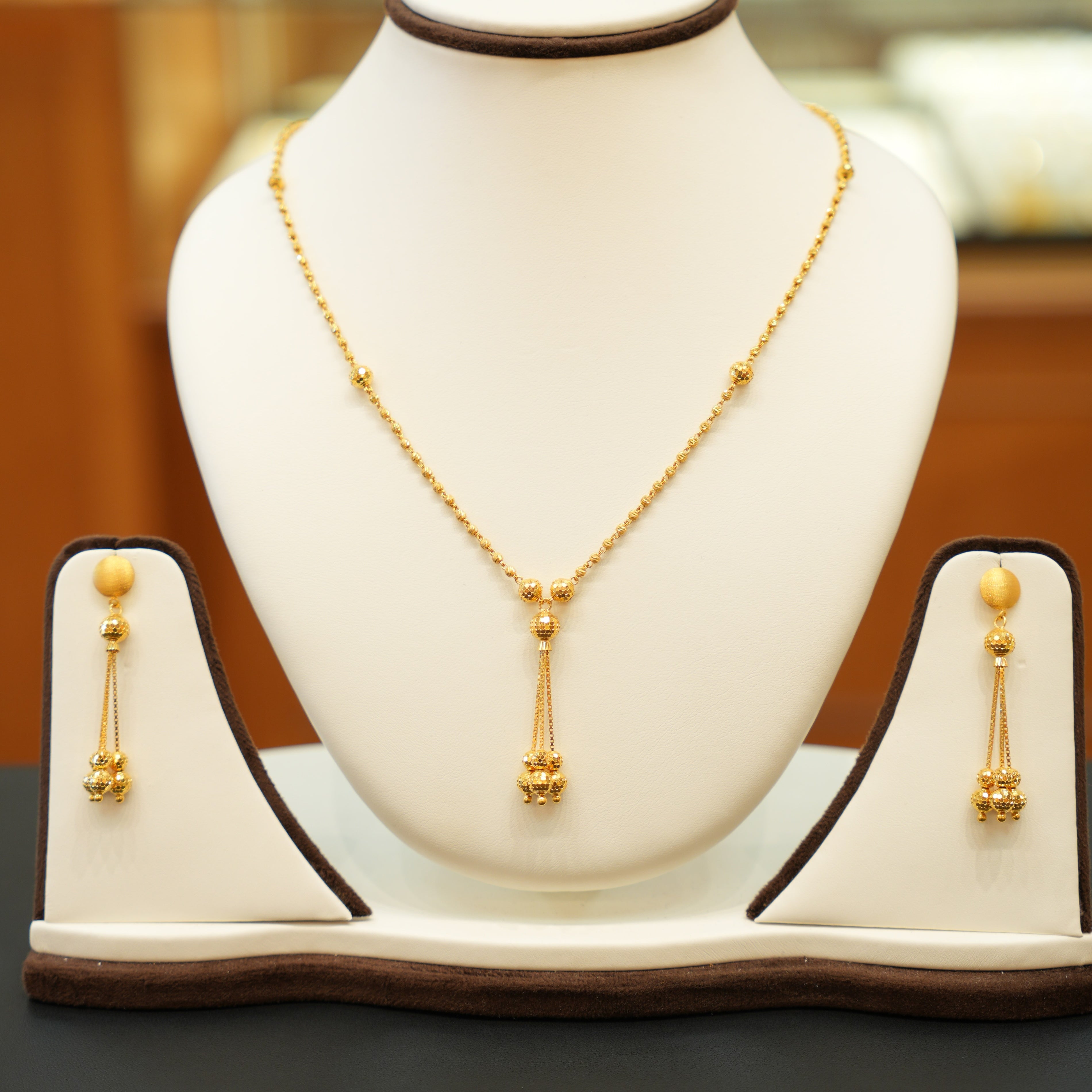 22K Gold Designer Ladies Necklace Set