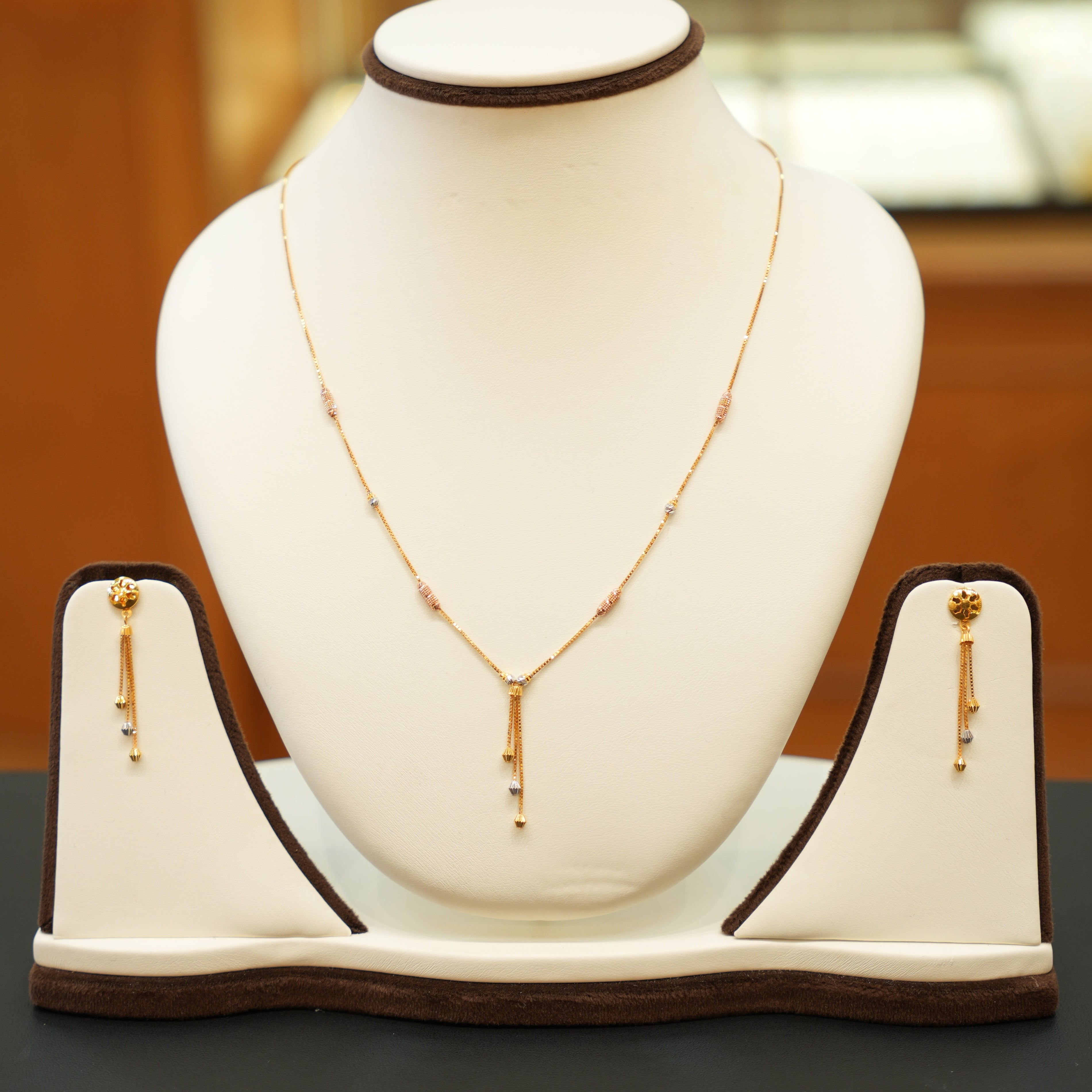22K Gold Designer Ladies Necklace Set