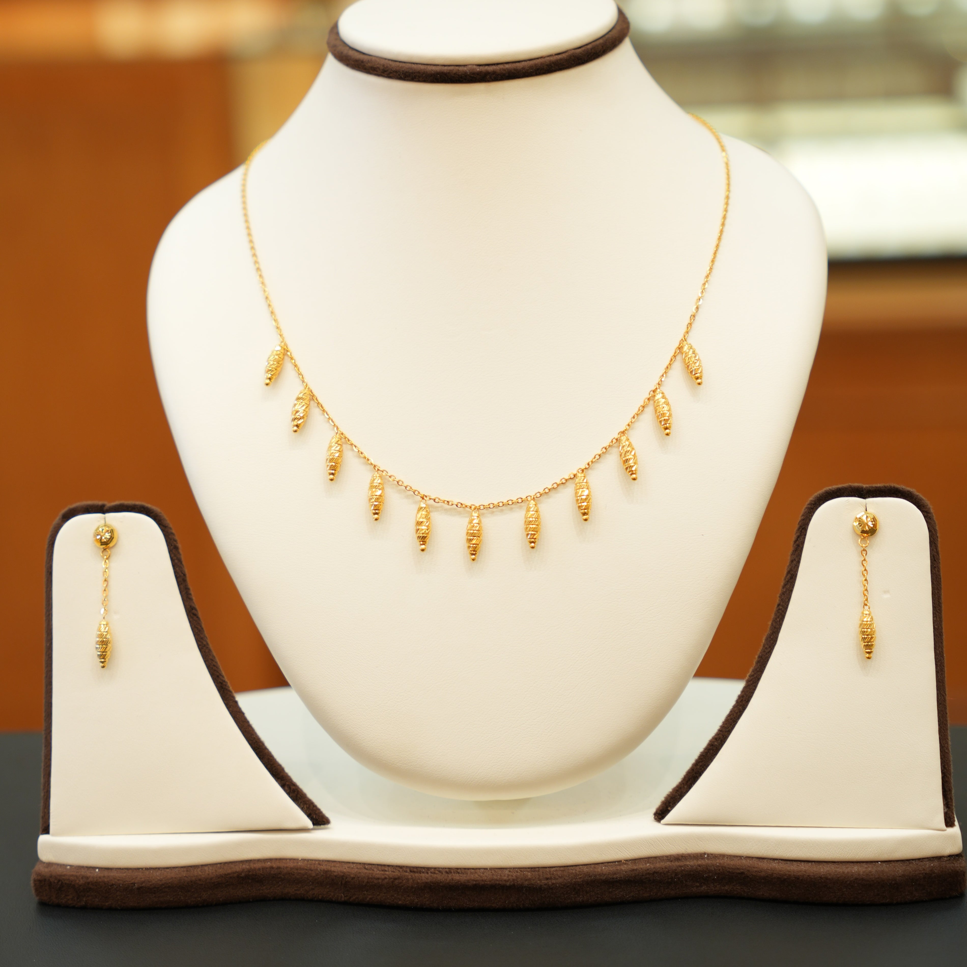 22K Gold Designer Ladies Necklace Set