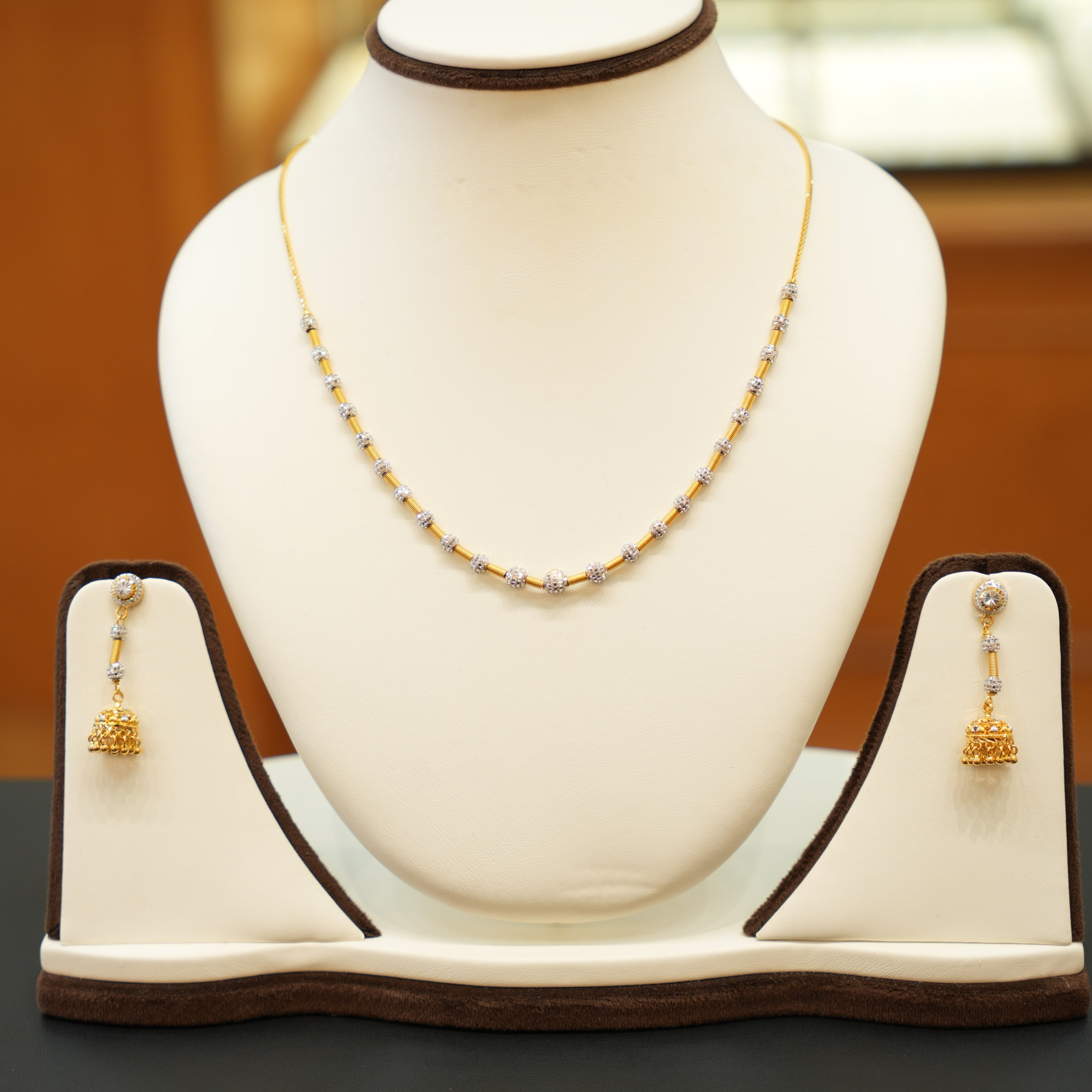 22K Gold Designer Ladies Necklace Set