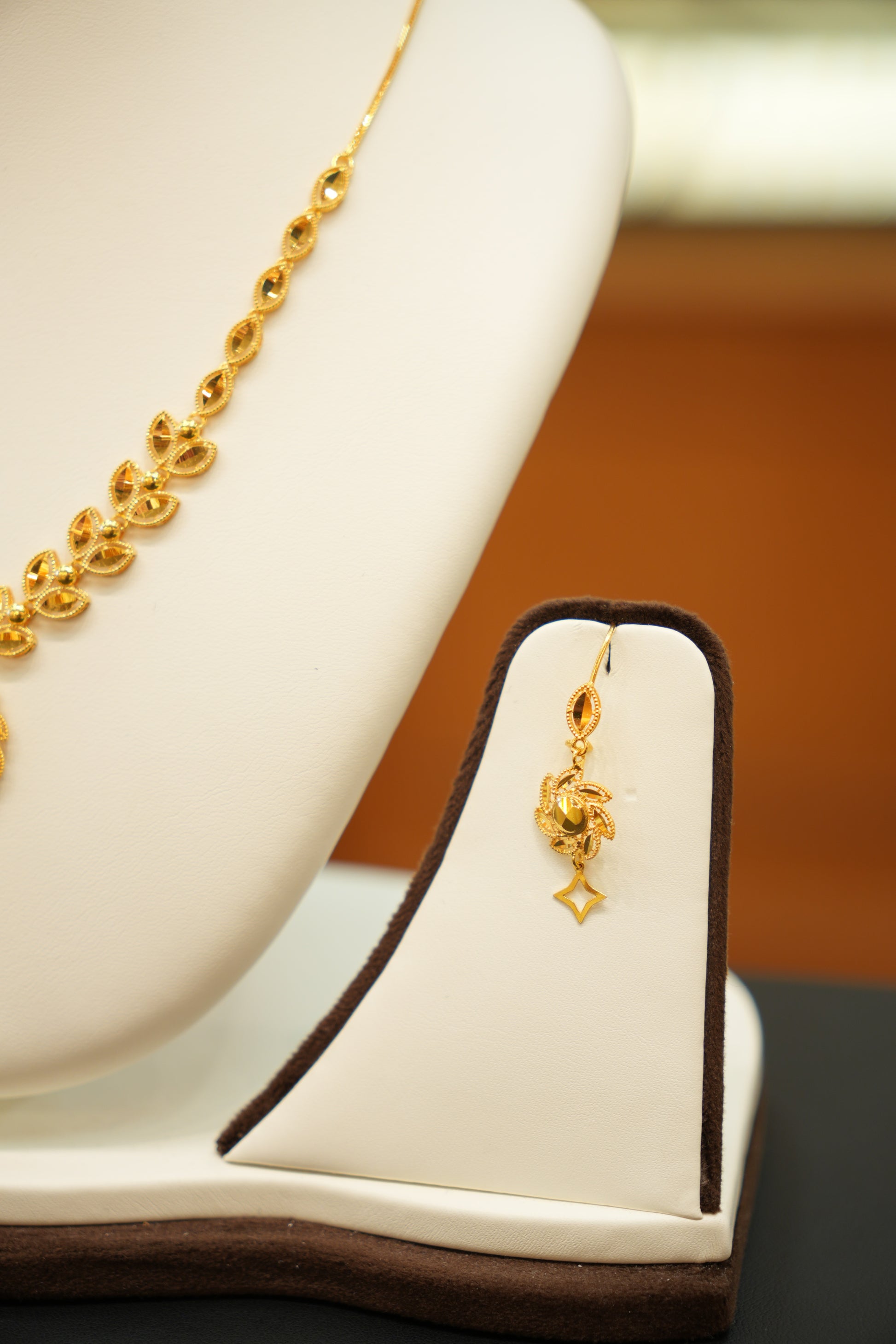 22K Gold Designer Ladies Necklace Set