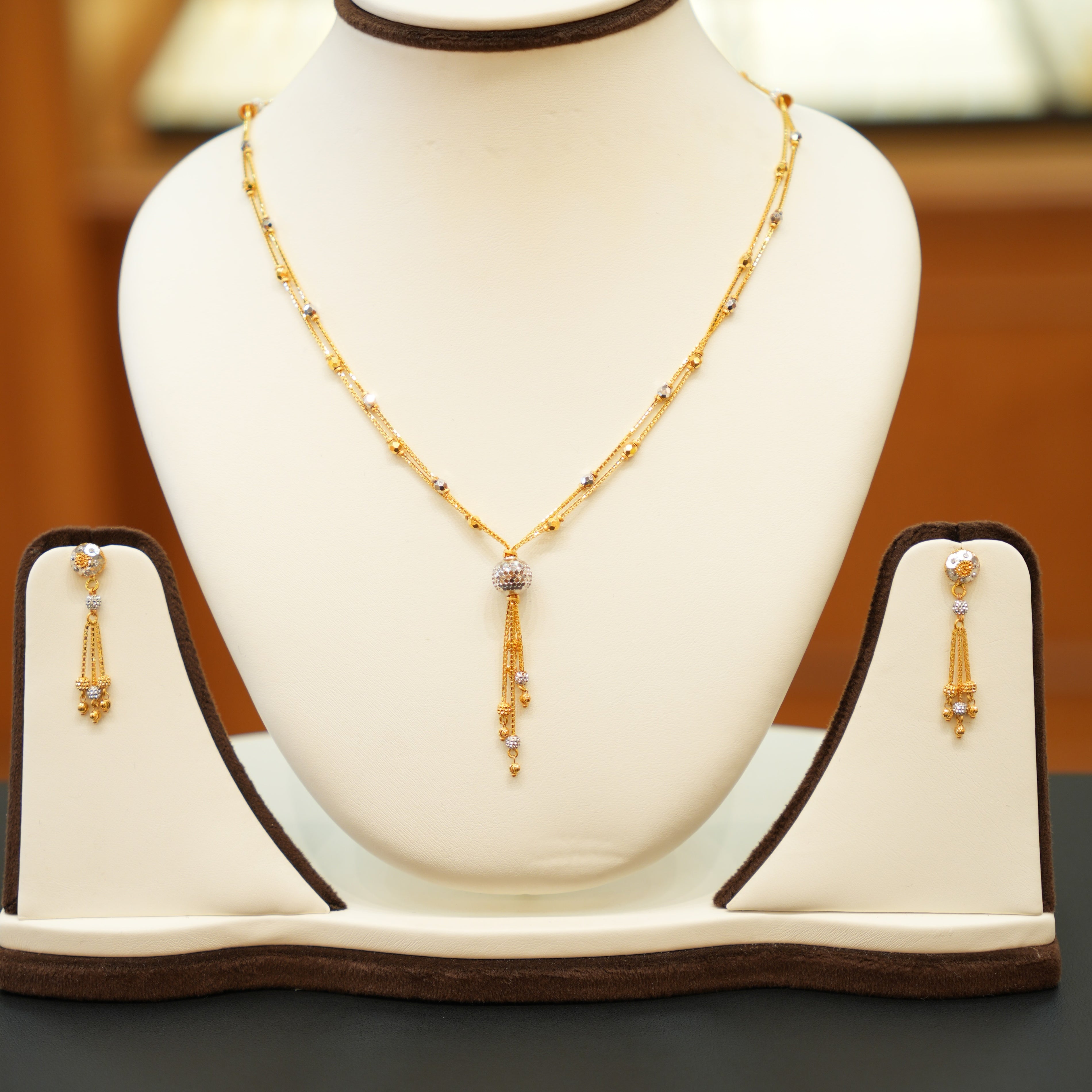 22K Gold Designer Ladies Necklace Set