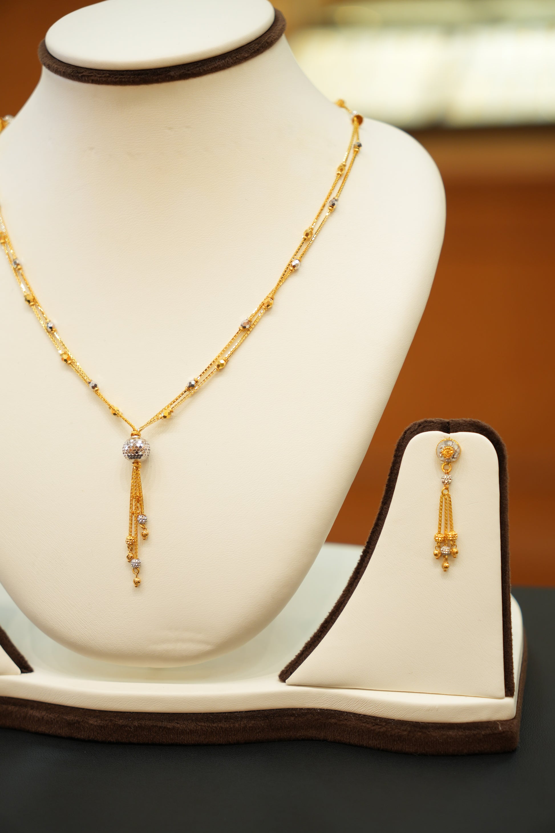 22K Gold Designer Ladies Necklace Set