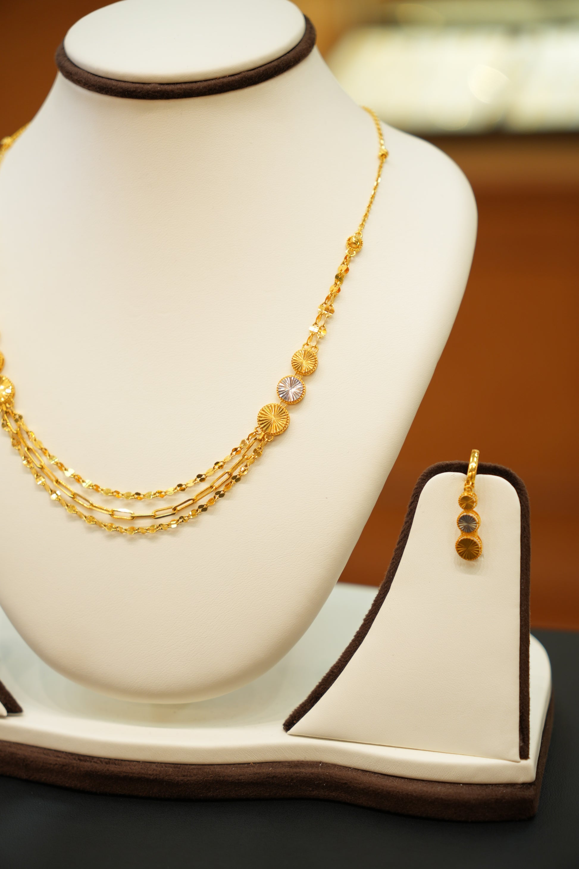 22K Gold Designer Ladies Necklace Set