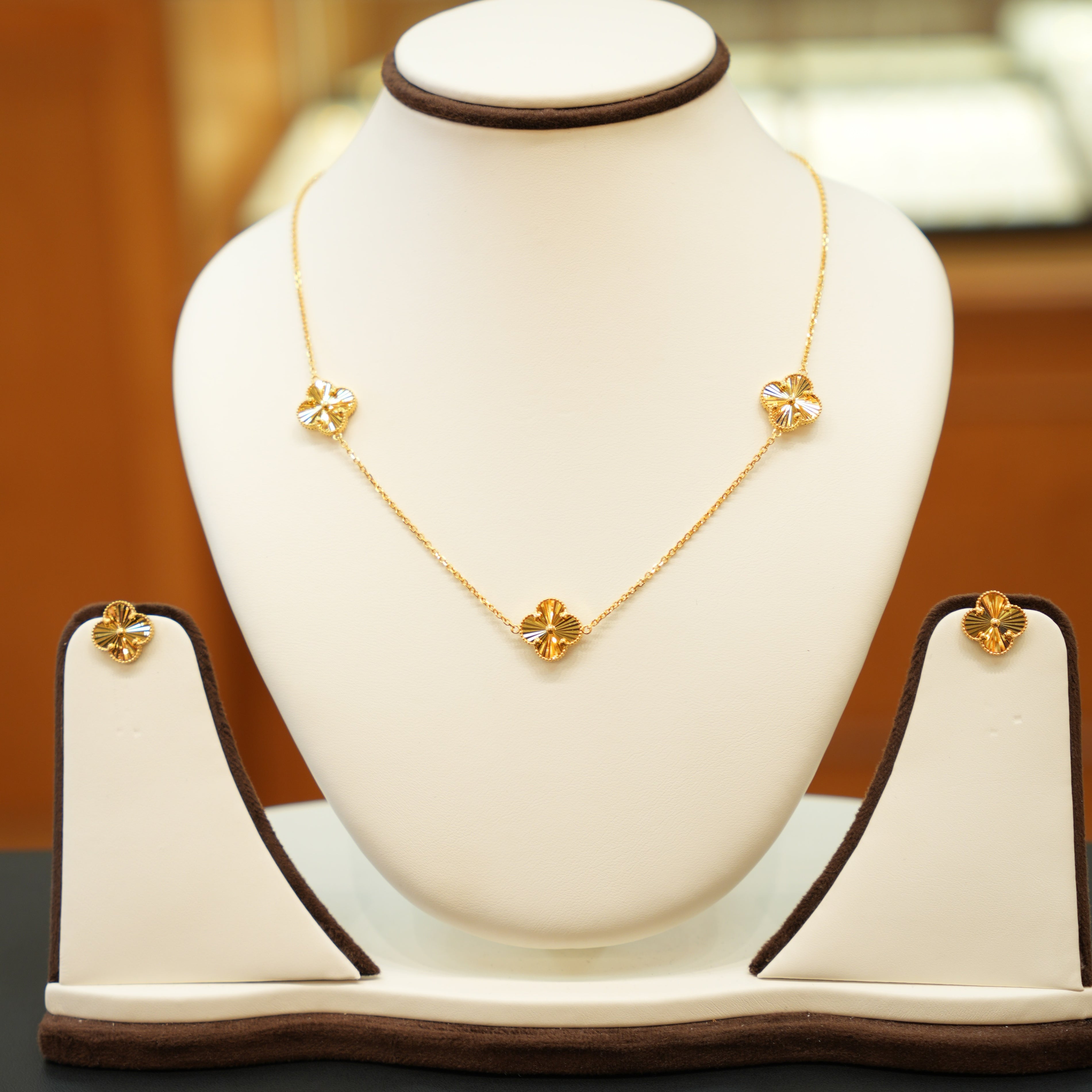 22K Gold Clover Designer Ladies Necklace Set