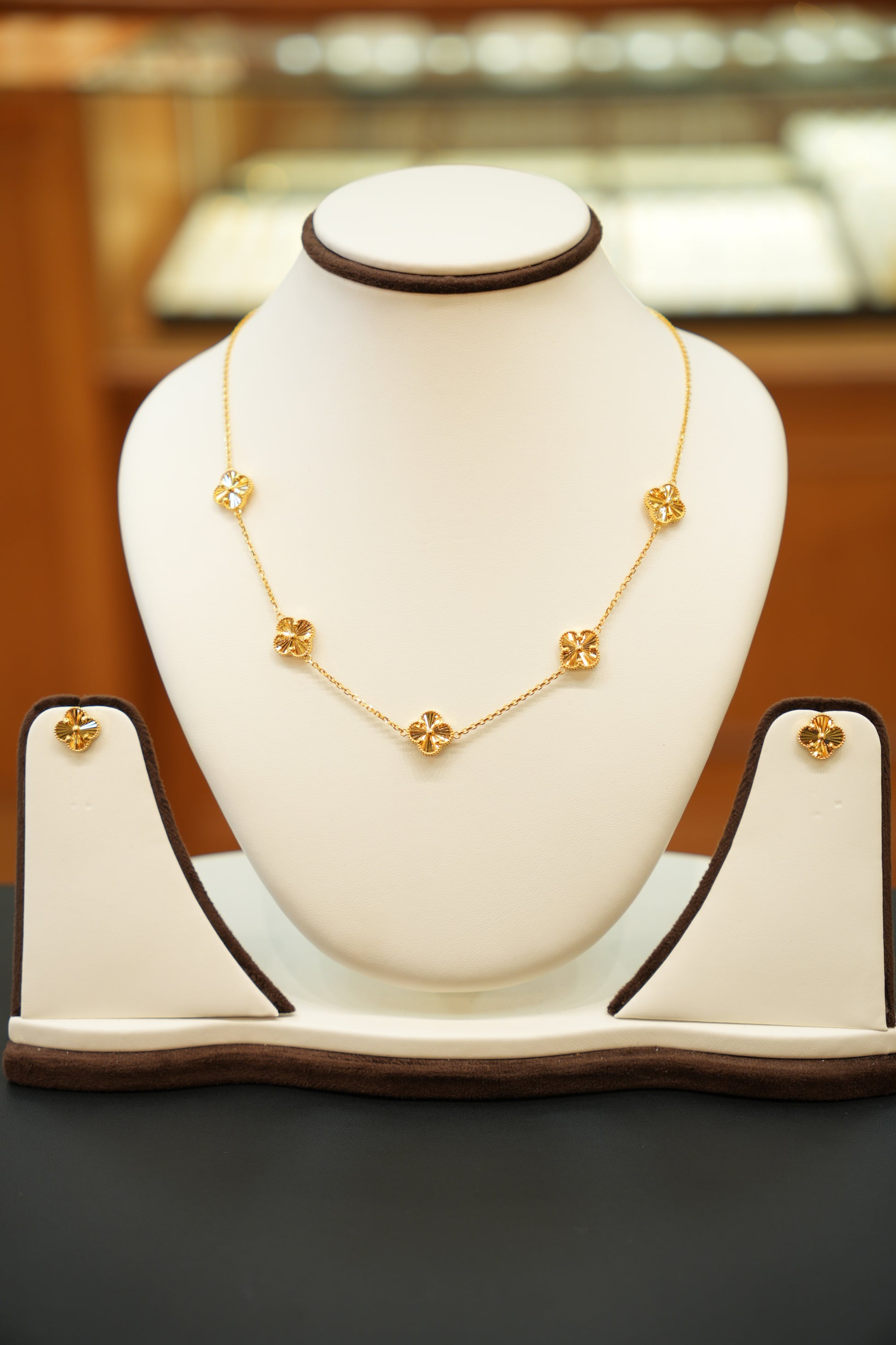 22K Gold Clover Designer Ladies Necklace Set