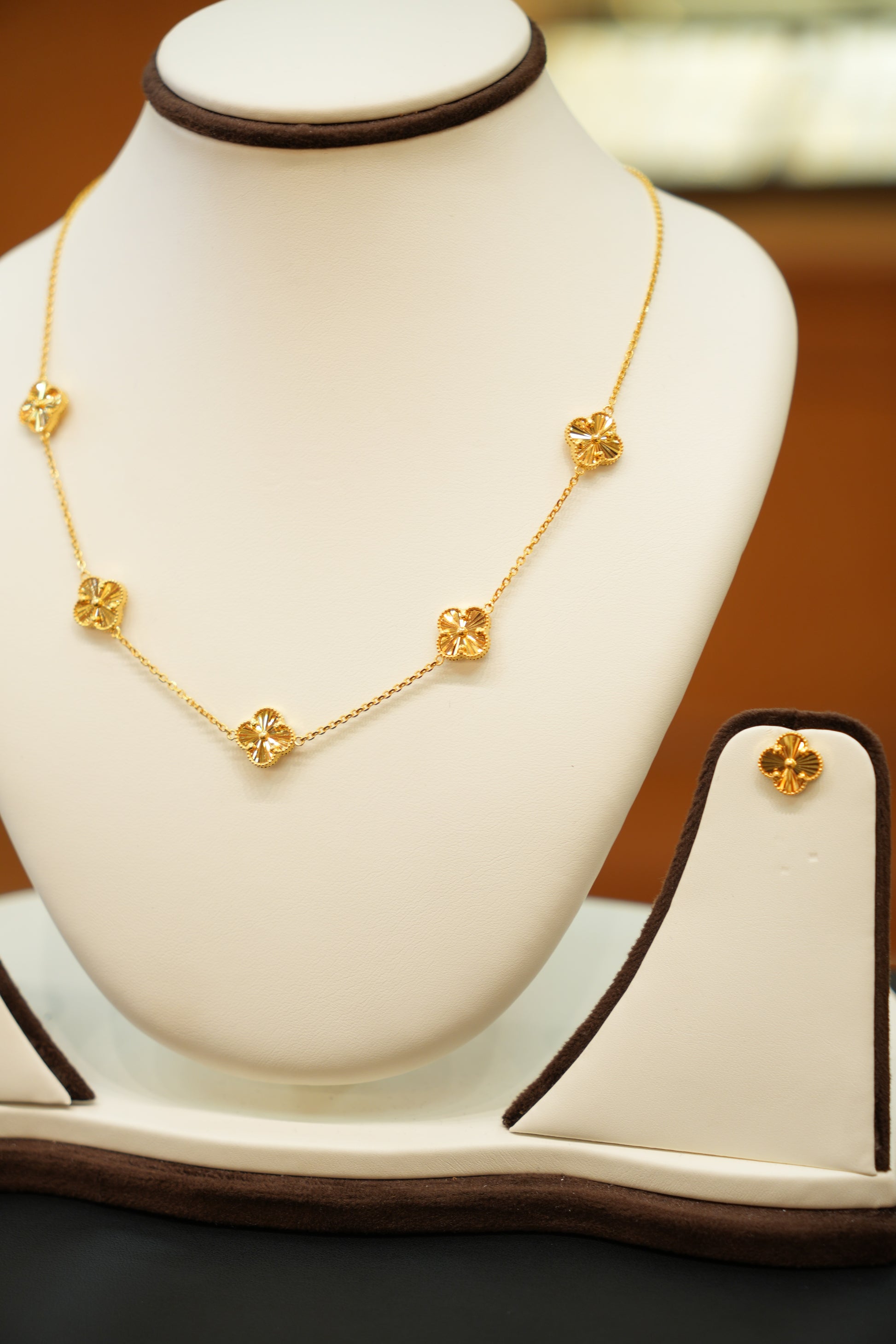 22K Gold Clover Designer Ladies Necklace Set
