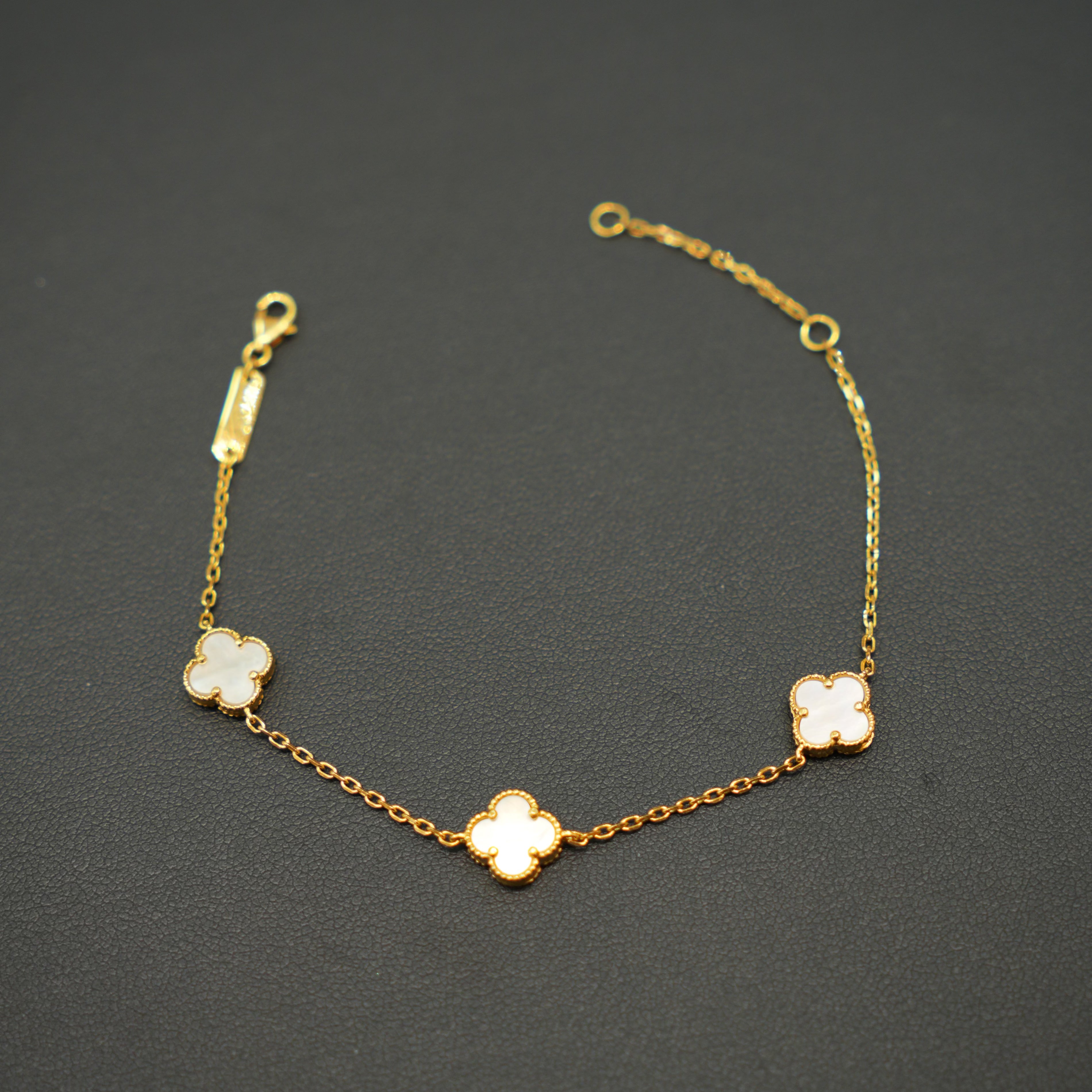 Stylish daily wear gold bracelet