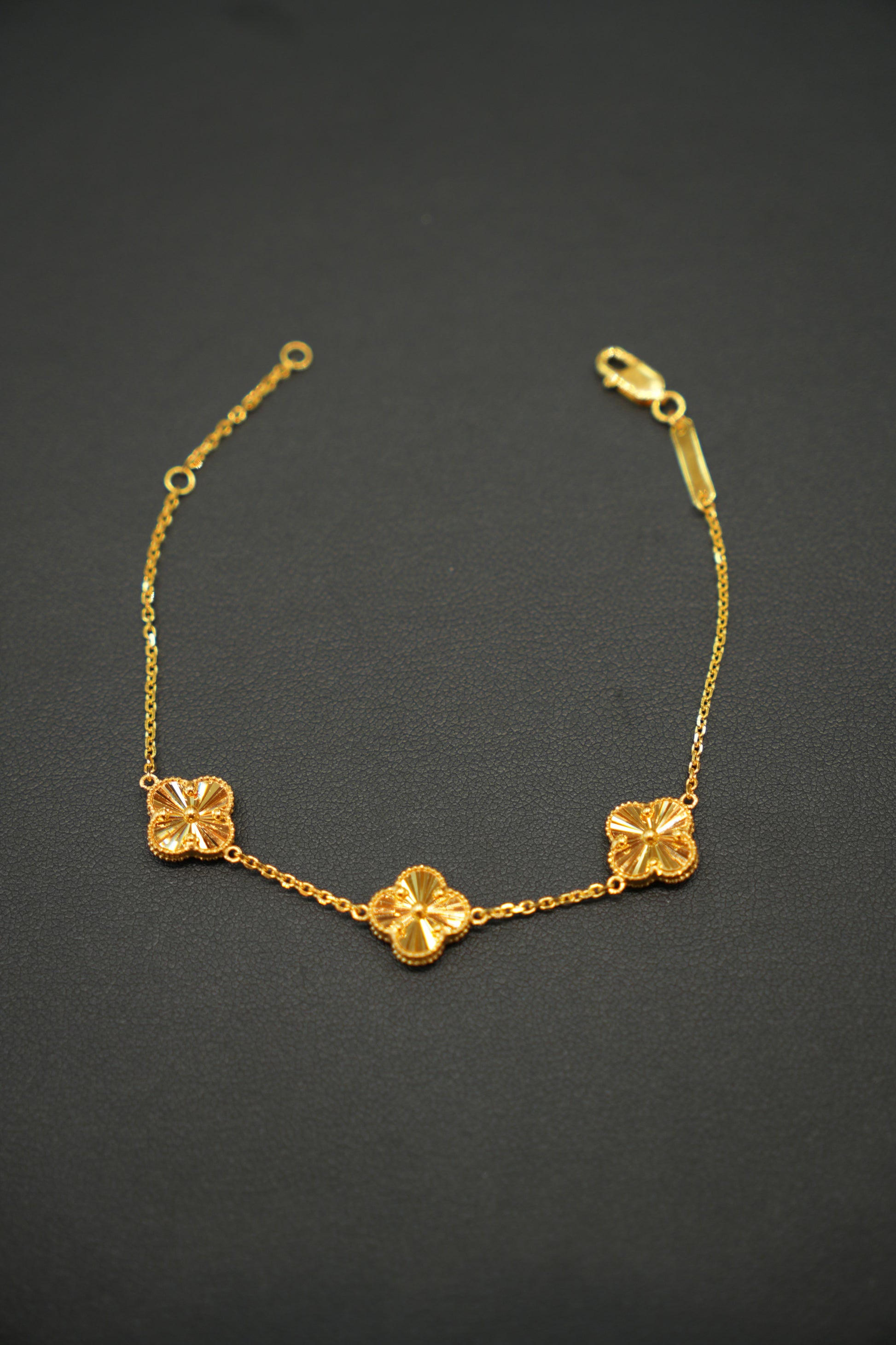 22k Gold Clover Designer Ladies Bracelet