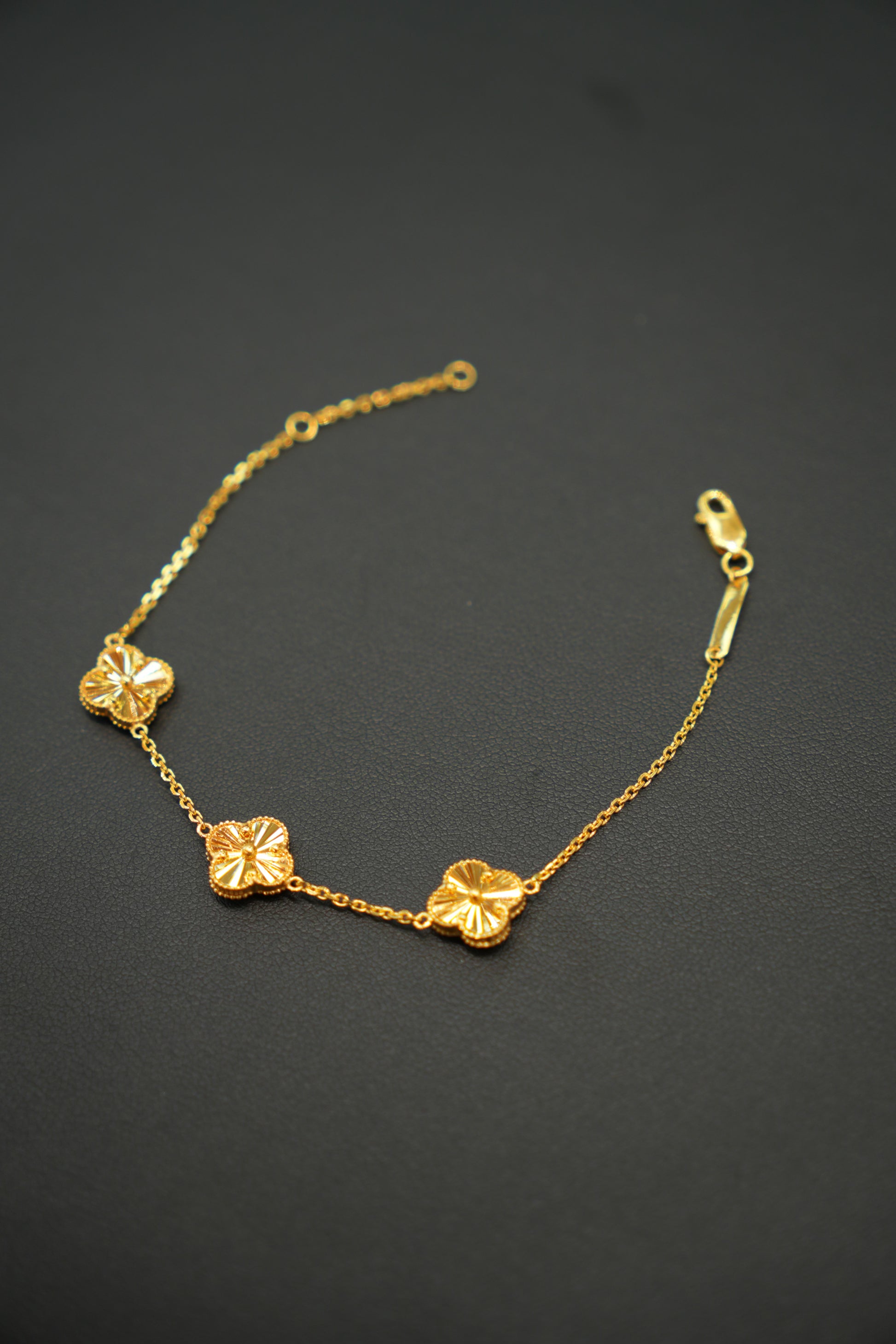 22k Gold Clover Designer Ladies Bracelet
