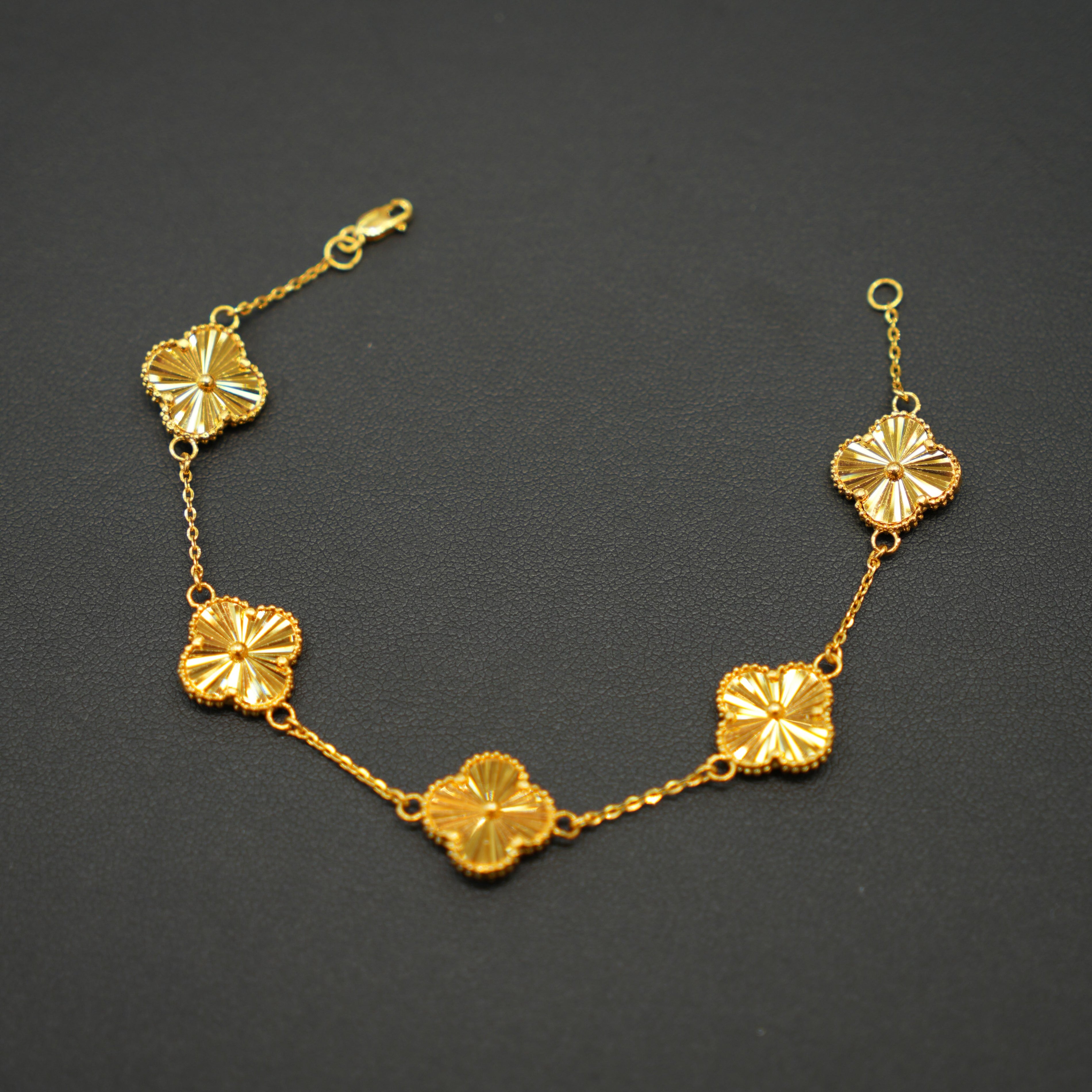 22k Gold Clover Designer Ladies Bracelet