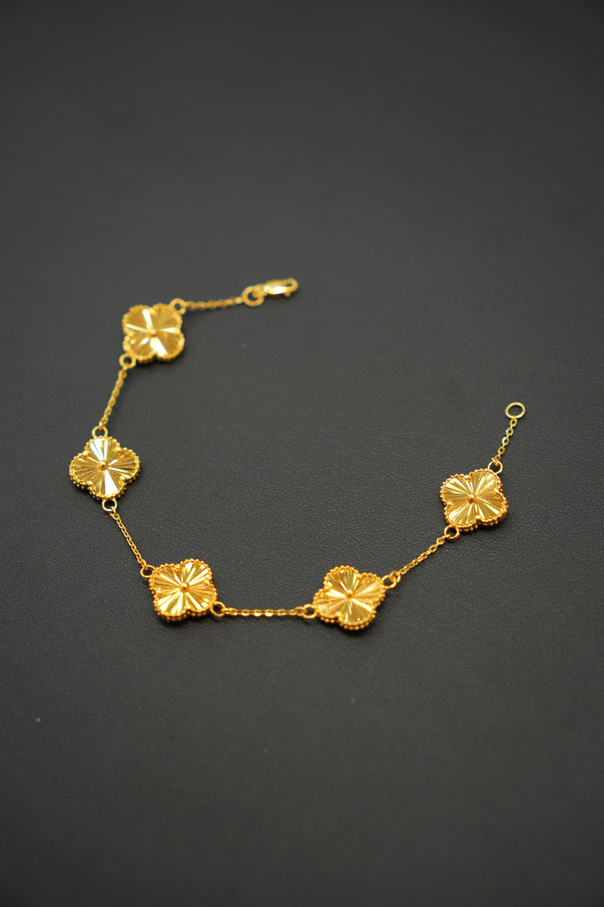 22k Gold Clover Designer Ladies Bracelet