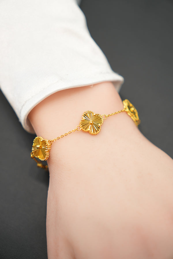 22k Gold Clover Designer Ladies Bracelet