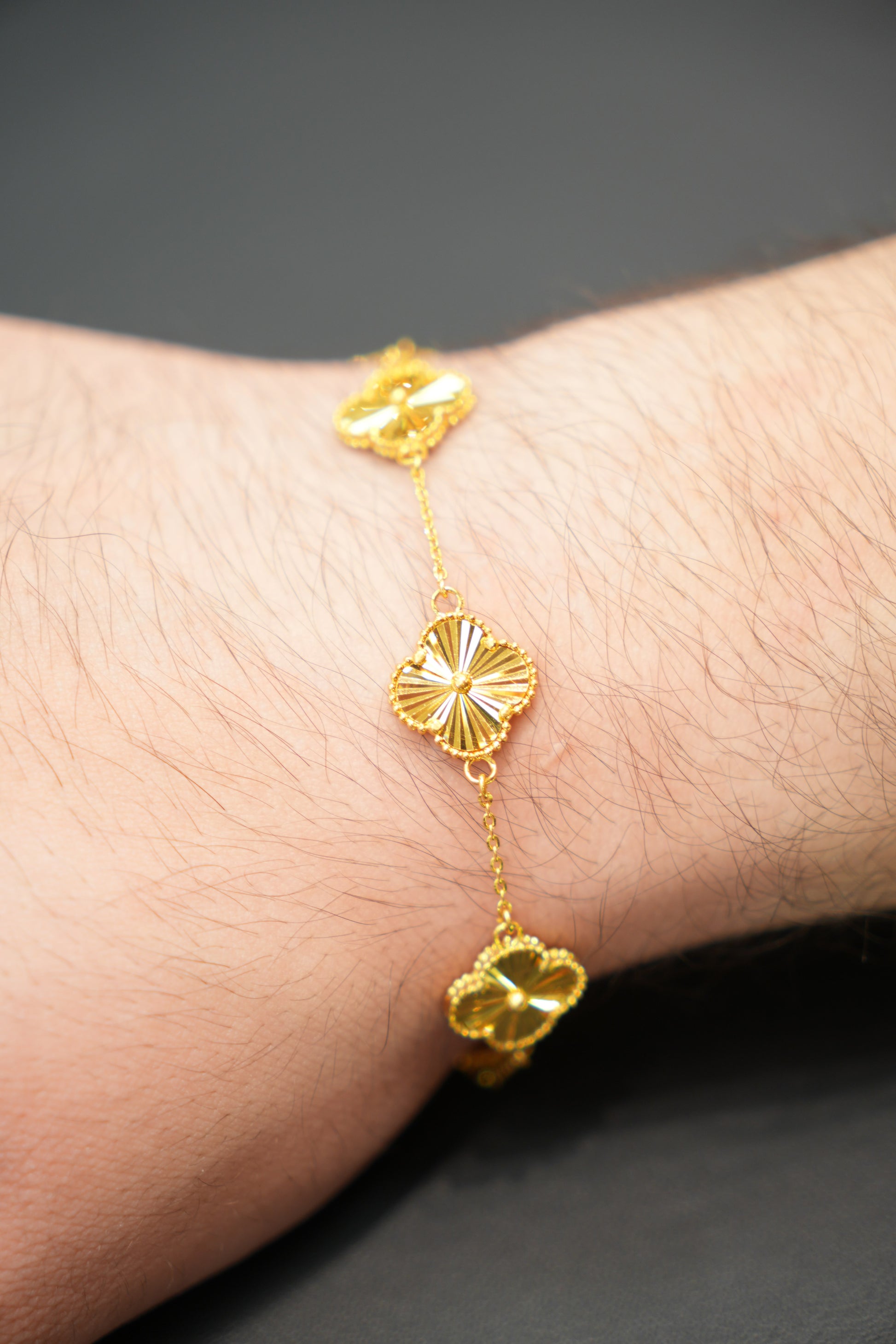 22k Gold Clover Designer Ladies Bracelet