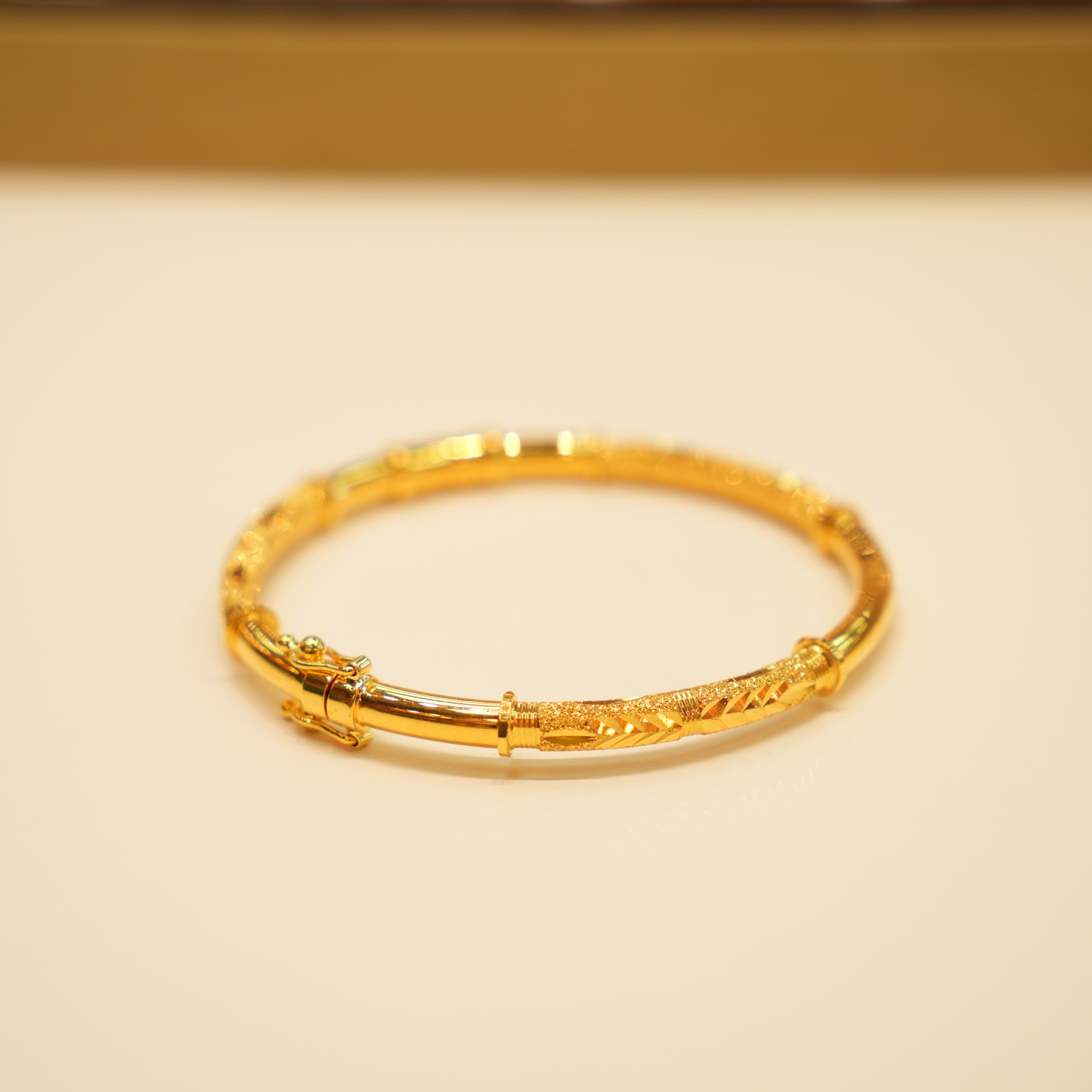 22k Gold Ladies Bangle Bracelet