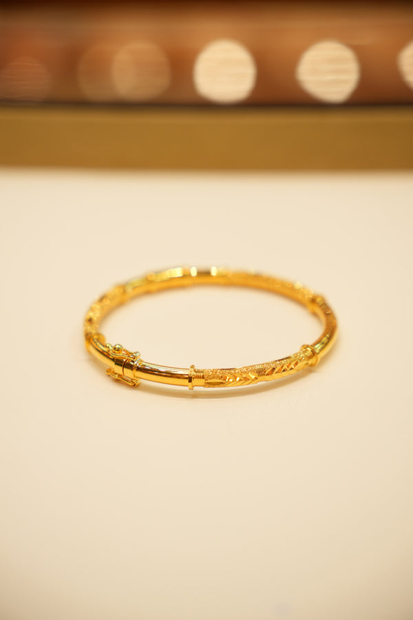 22k Gold Ladies Bangle Bracelet