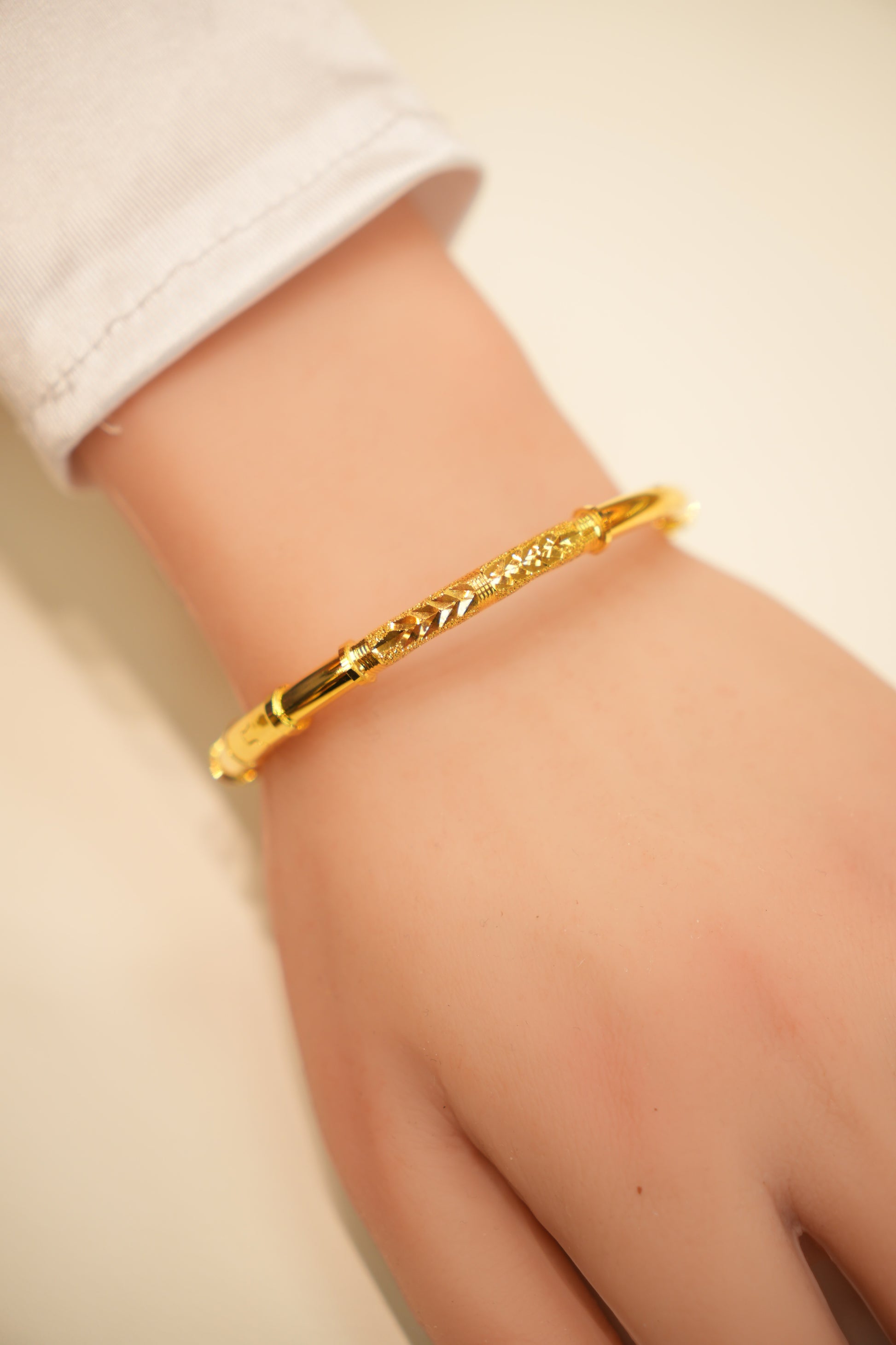22k Gold Ladies Bangle Bracelet
