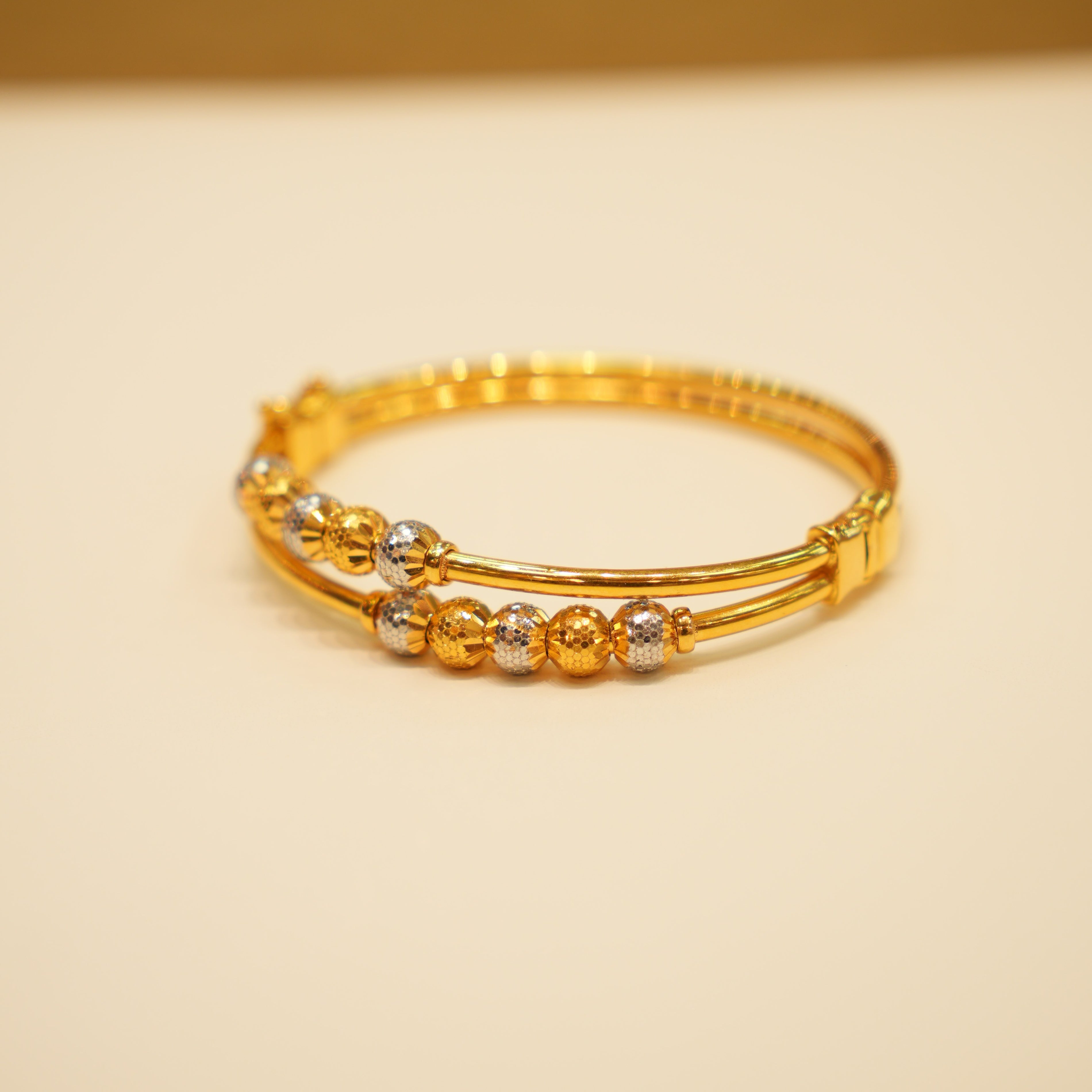 High-quality gold bracelet
