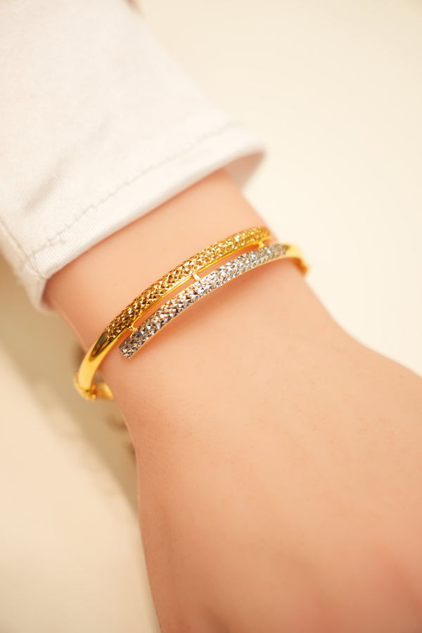 22K Gold Traditional Ladies Bangle Bracelet