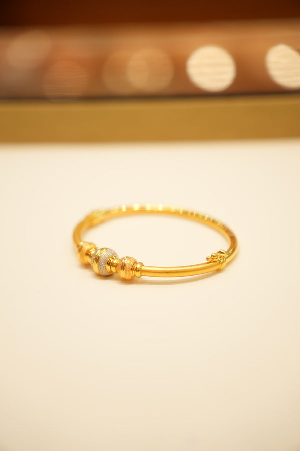 22k Gold Ladies Bracelet