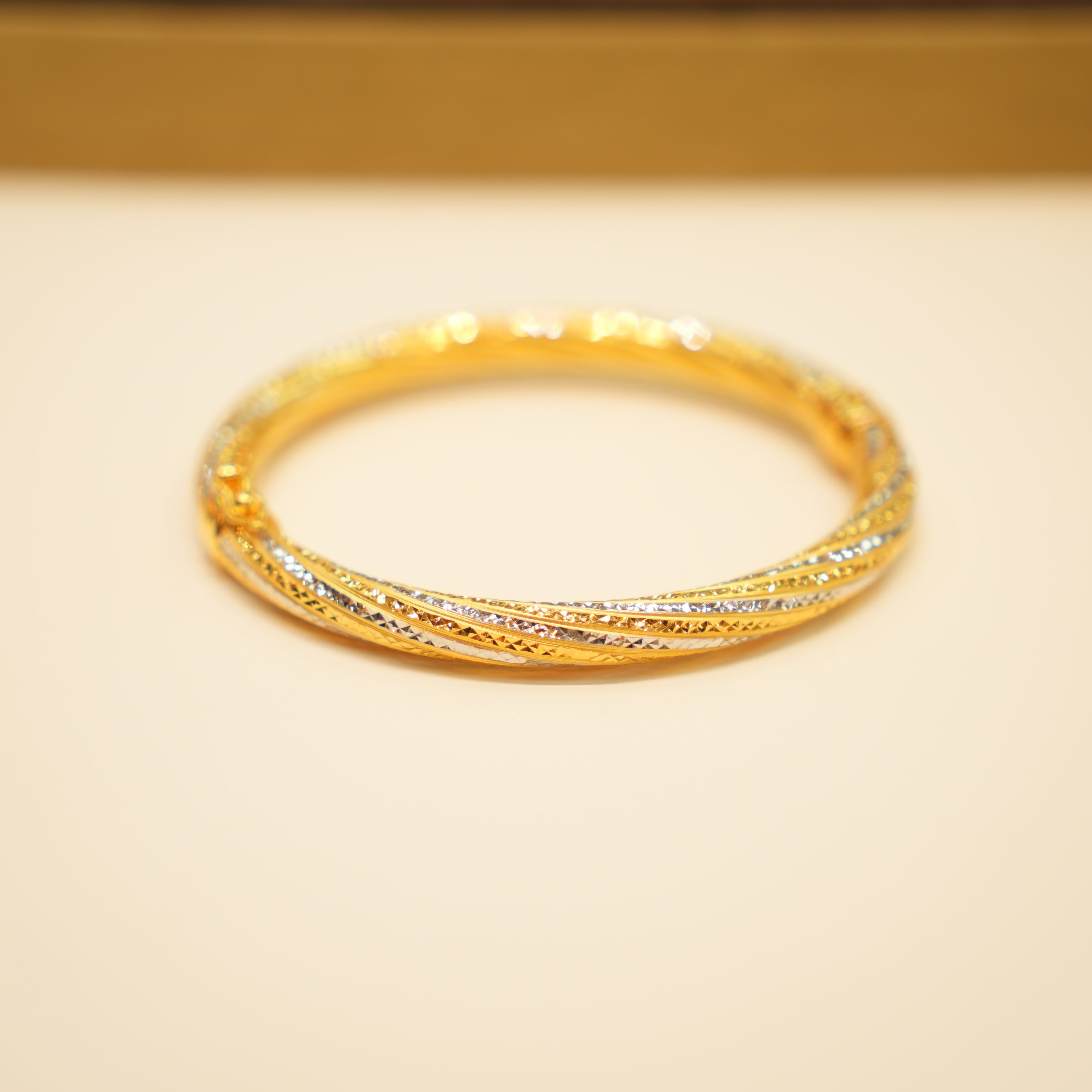 22K Gold Classic Bangle Bracelet
