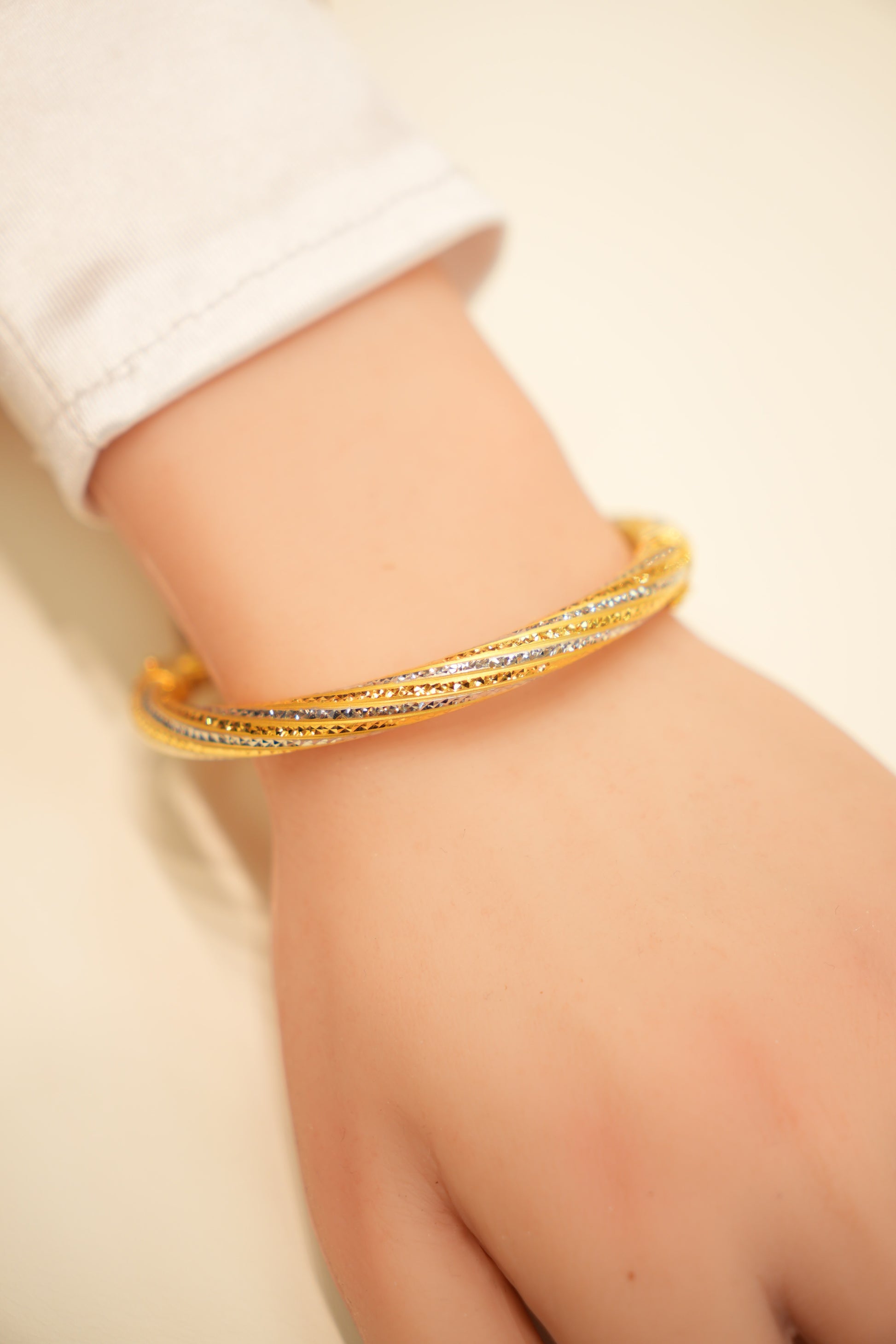 22K Gold Classic Bangle Bracelet