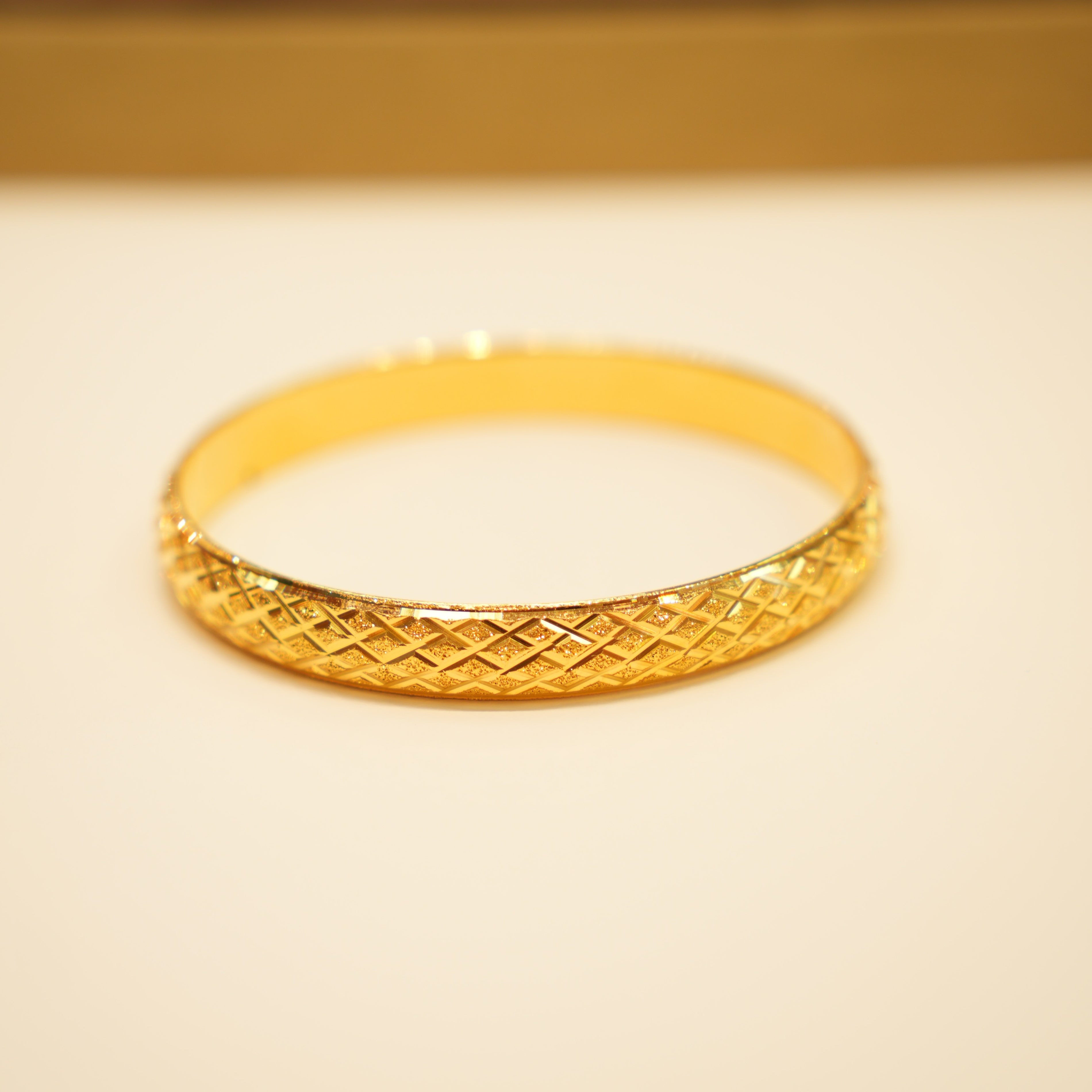 22k Gold Ladies Bangle