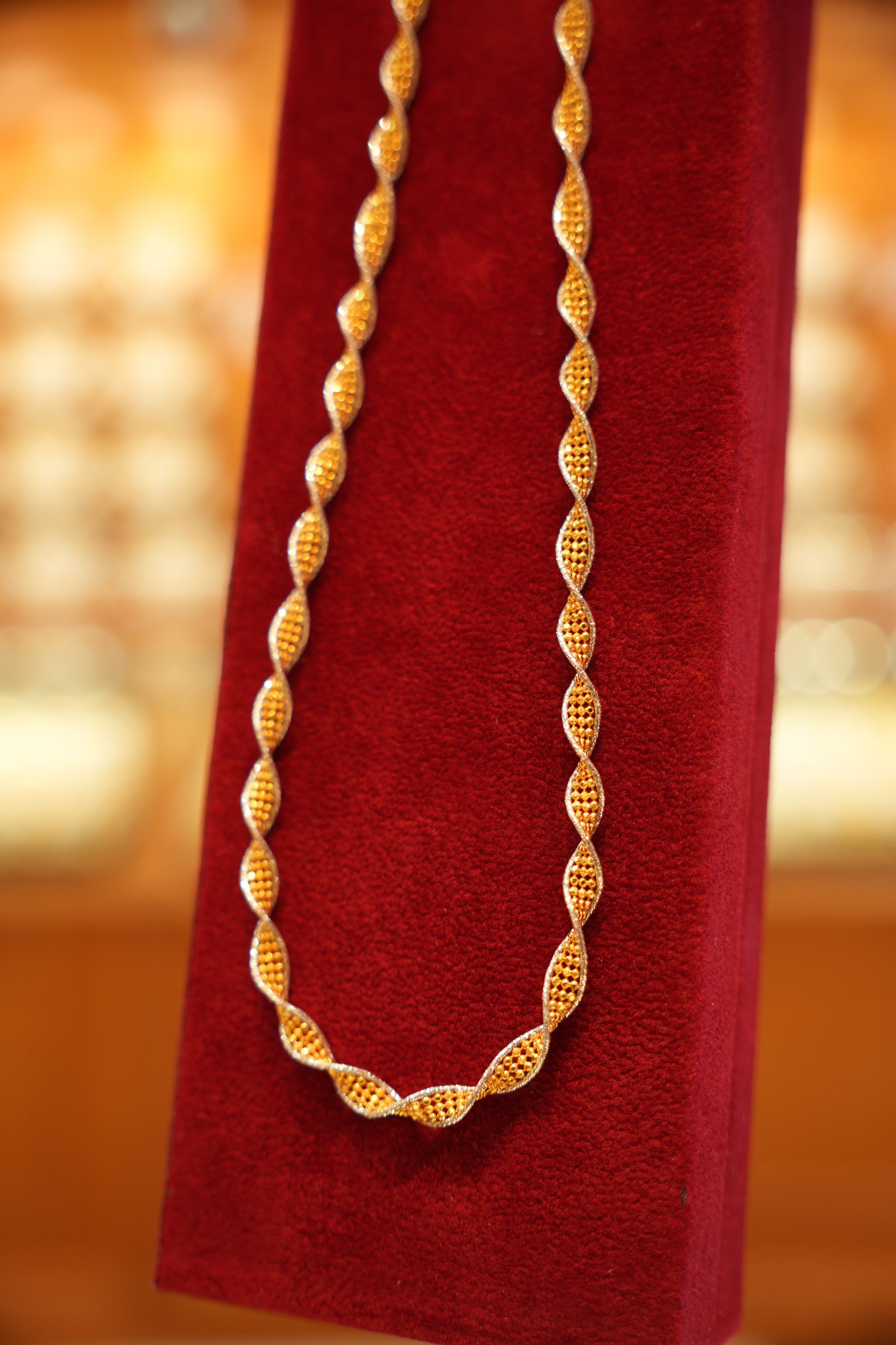 22K Gold Ladies Chain (18 Inches)