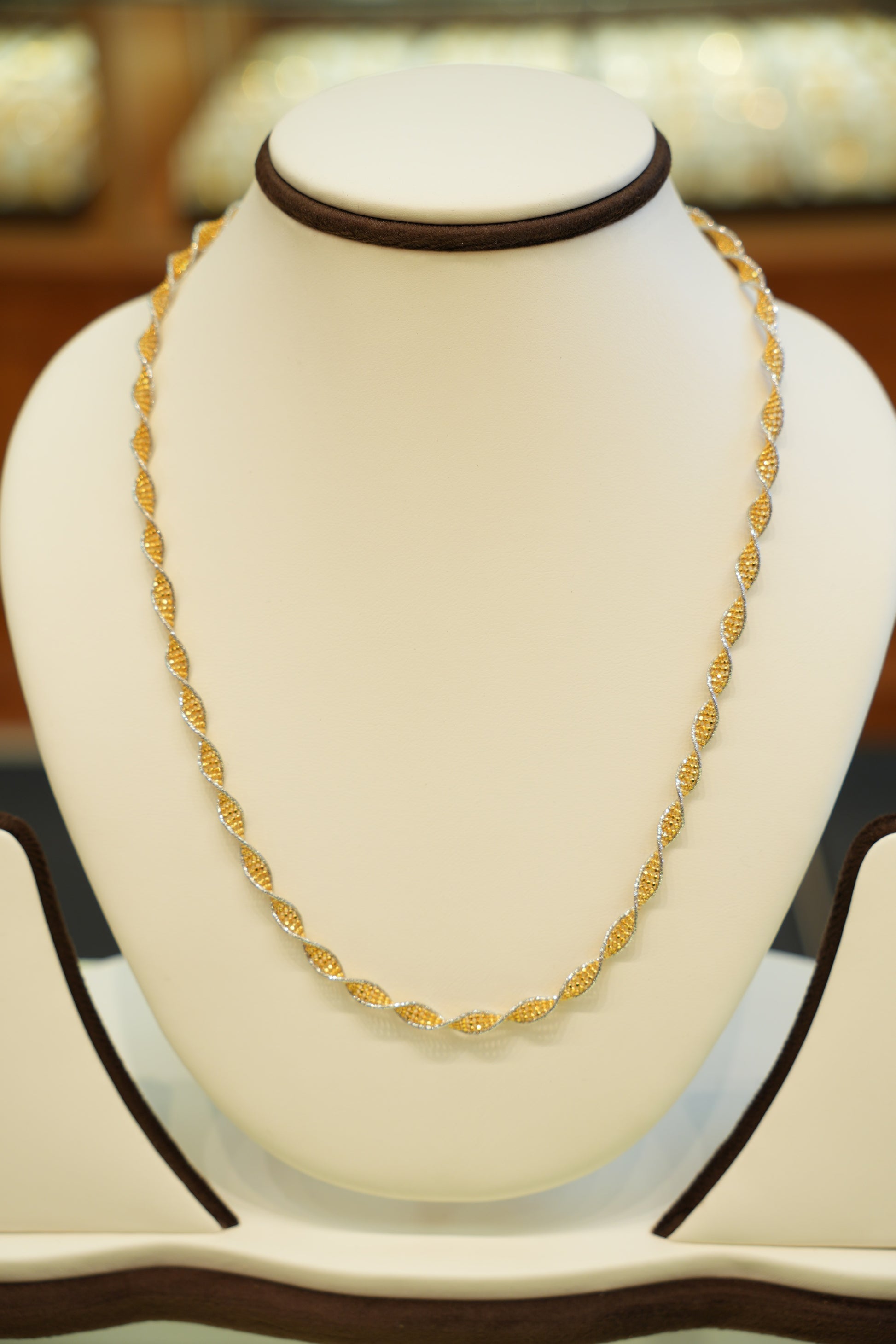 22K Gold Ladies Chain (18 Inches)