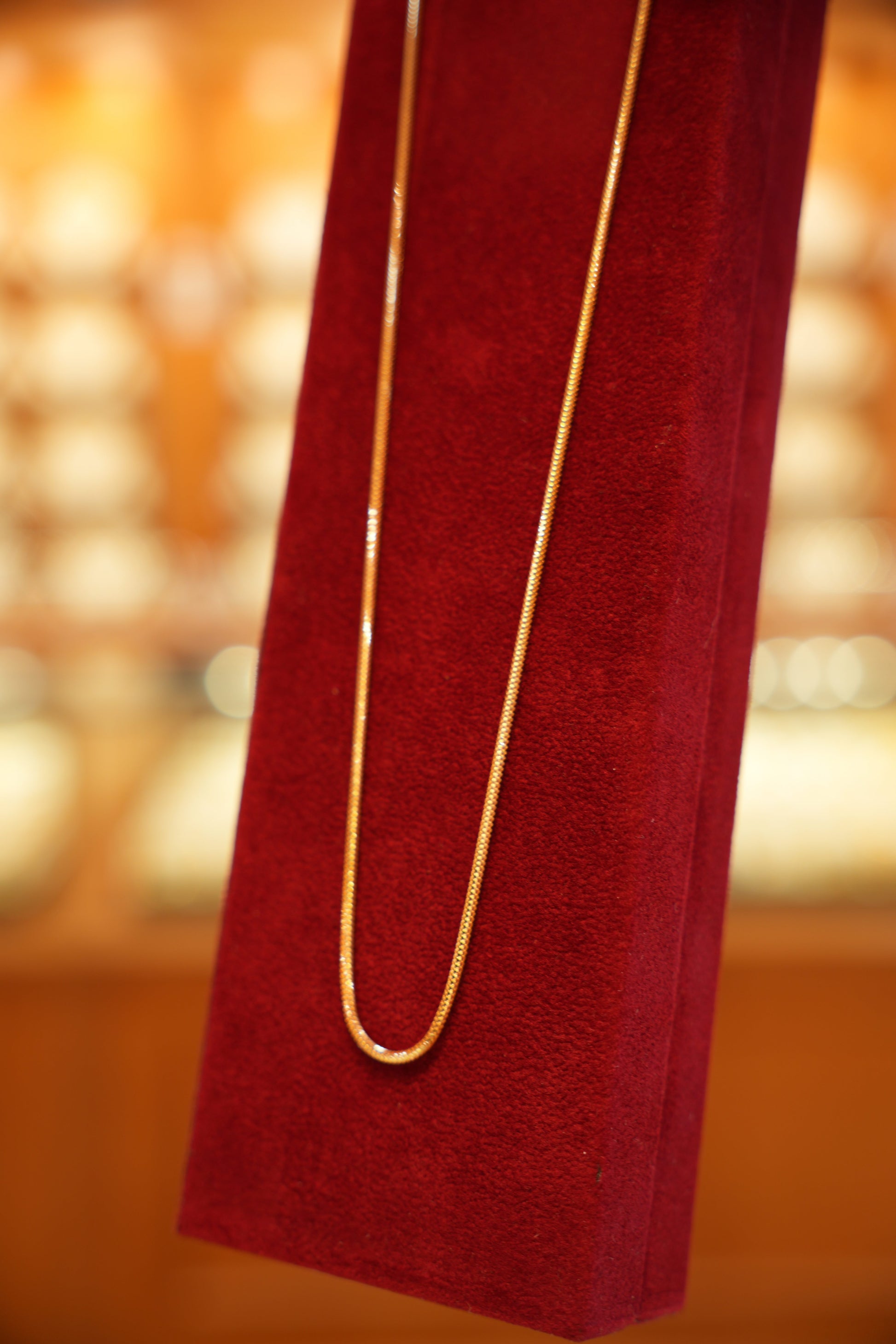 Delicate gold chain for everyday wear