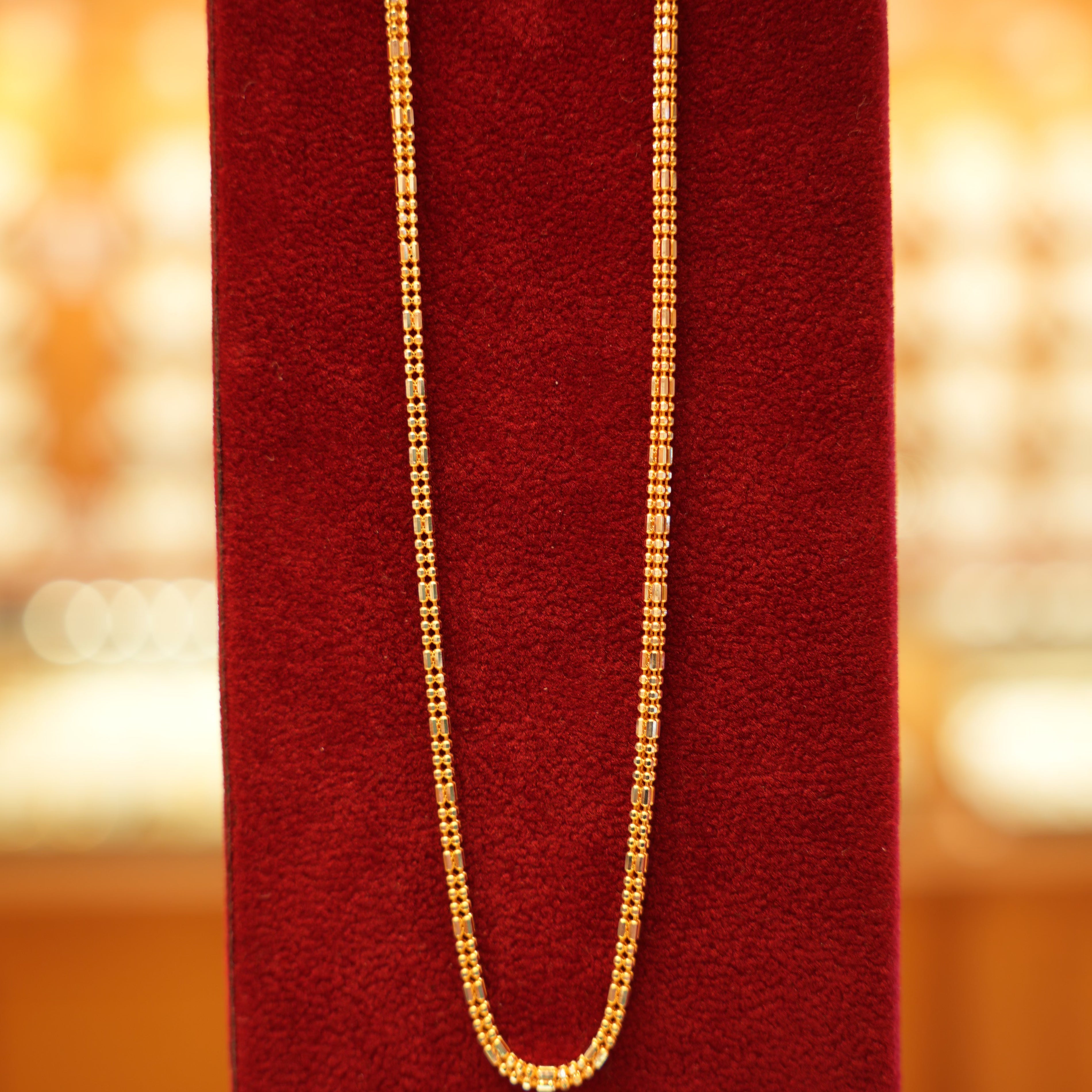 Dainty gold chain with polished finish