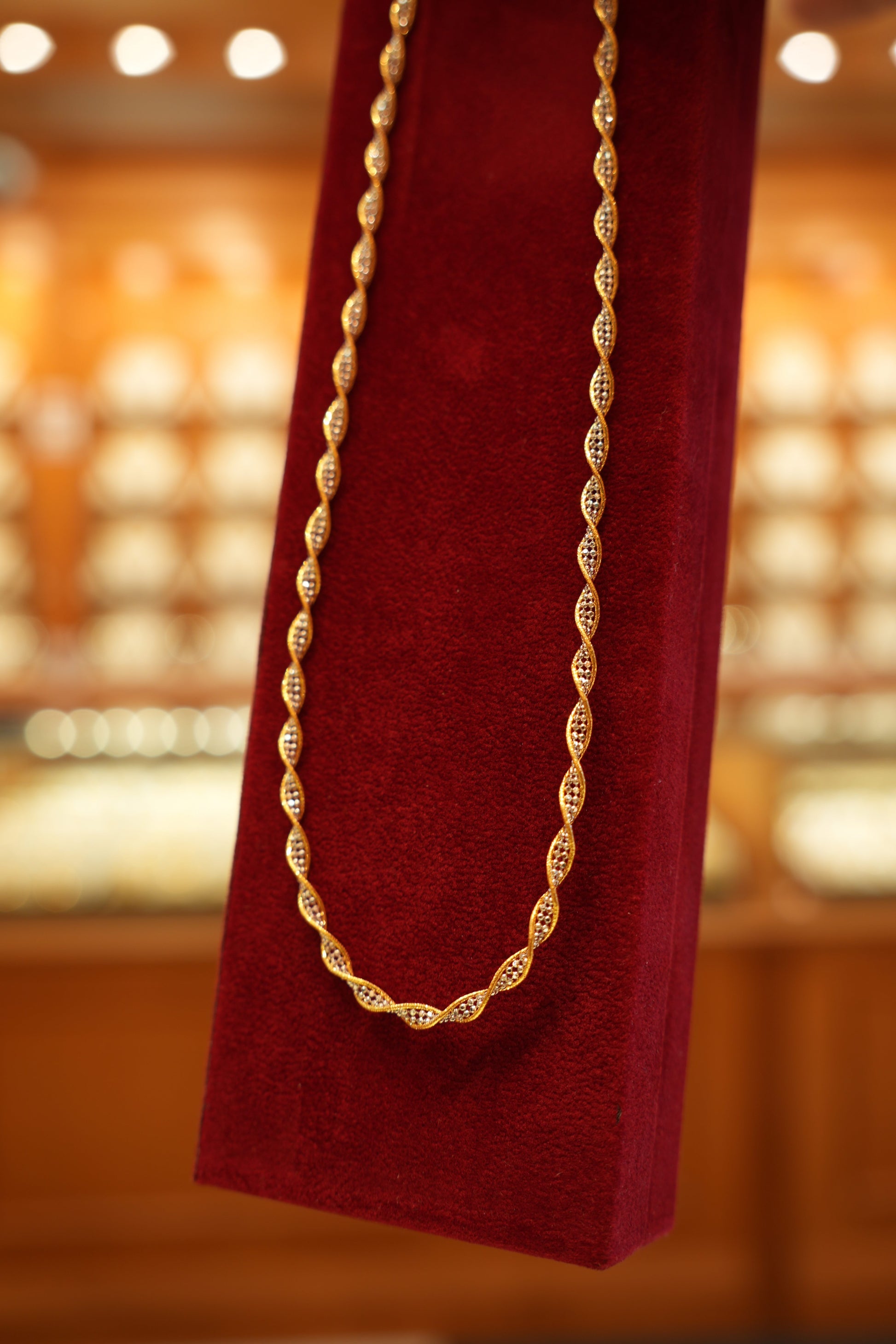 Trendy gold chain necklace